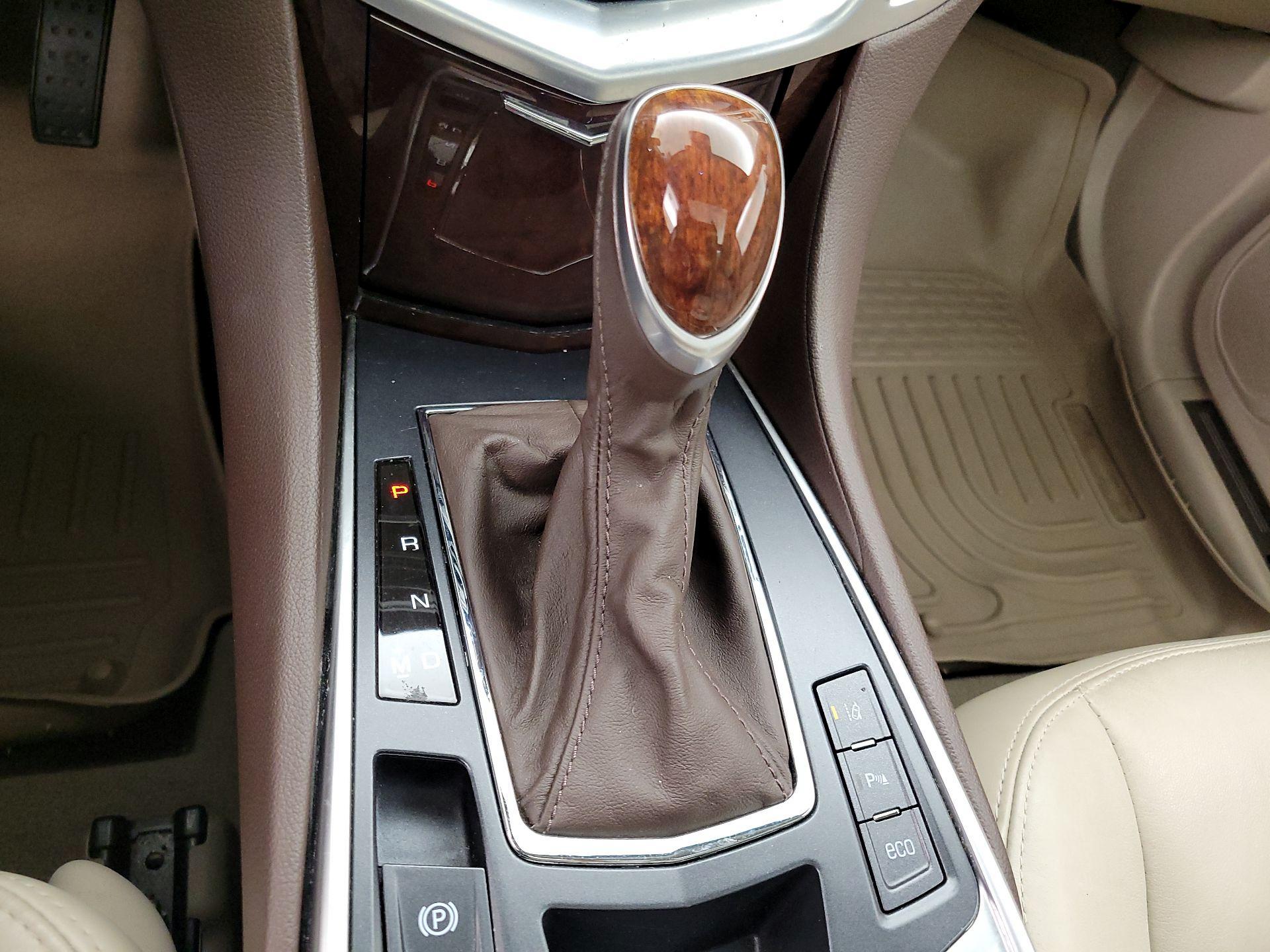 Thumbnail: 2015 Cadillac SRX - 18
