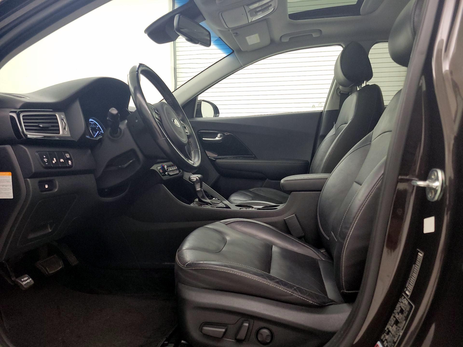 Thumbnail: 2018 Kia Niro - 11