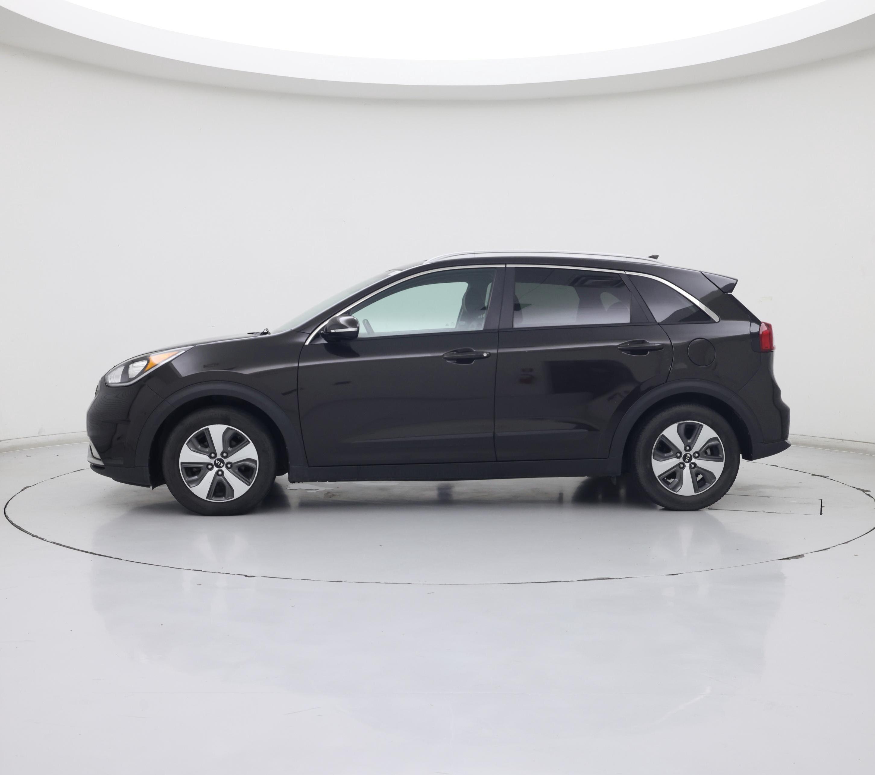 Thumbnail: 2018 Kia Niro - 3
