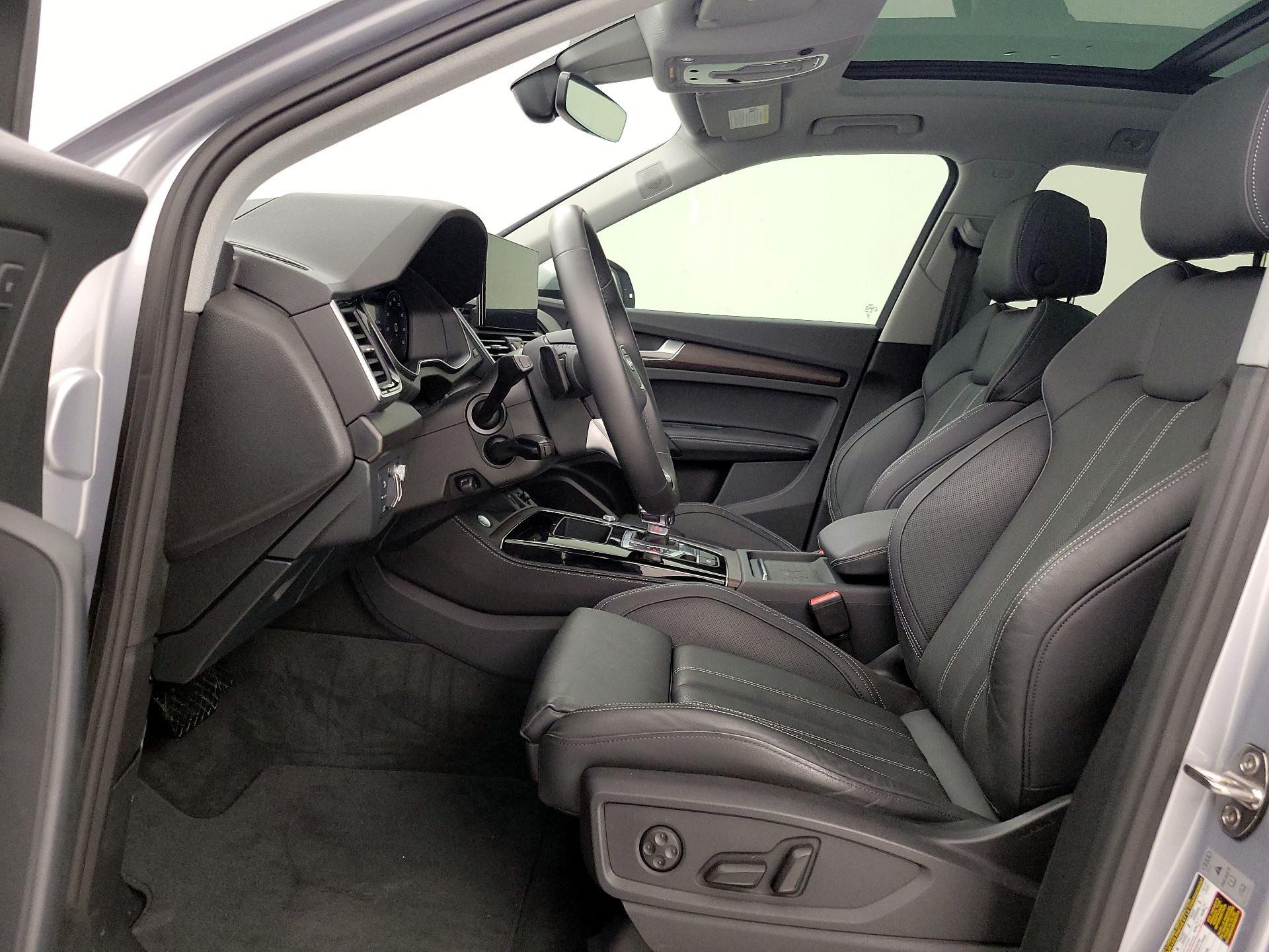 Thumbnail: 2023 Audi Q5 - 11
