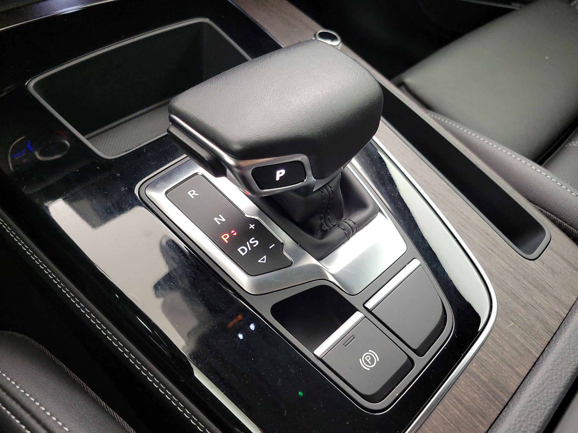 Thumbnail: 2023 Audi Q5 - 17