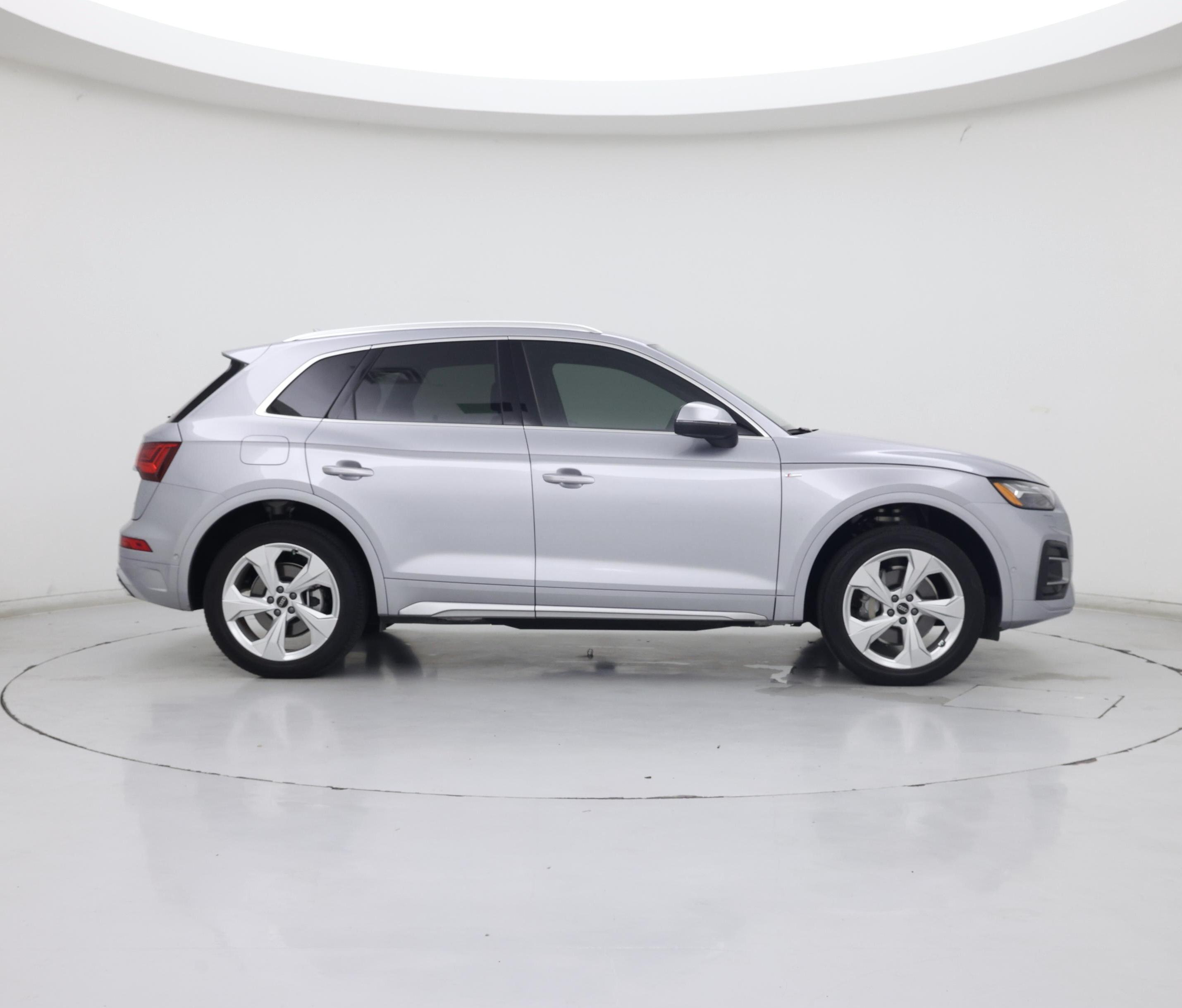 Thumbnail: 2023 Audi Q5 - 7
