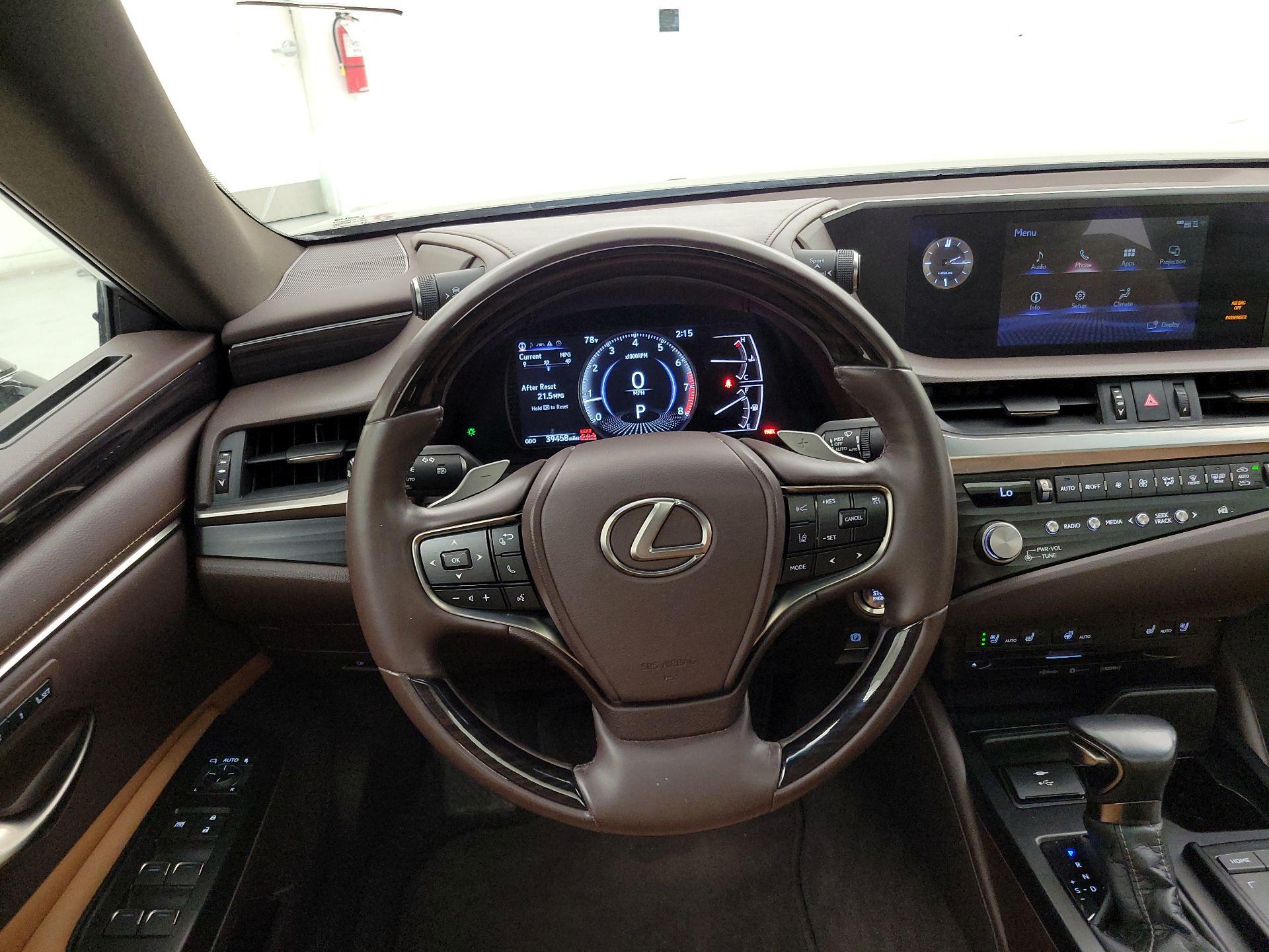 Thumbnail: 2021 Lexus ES - 10
