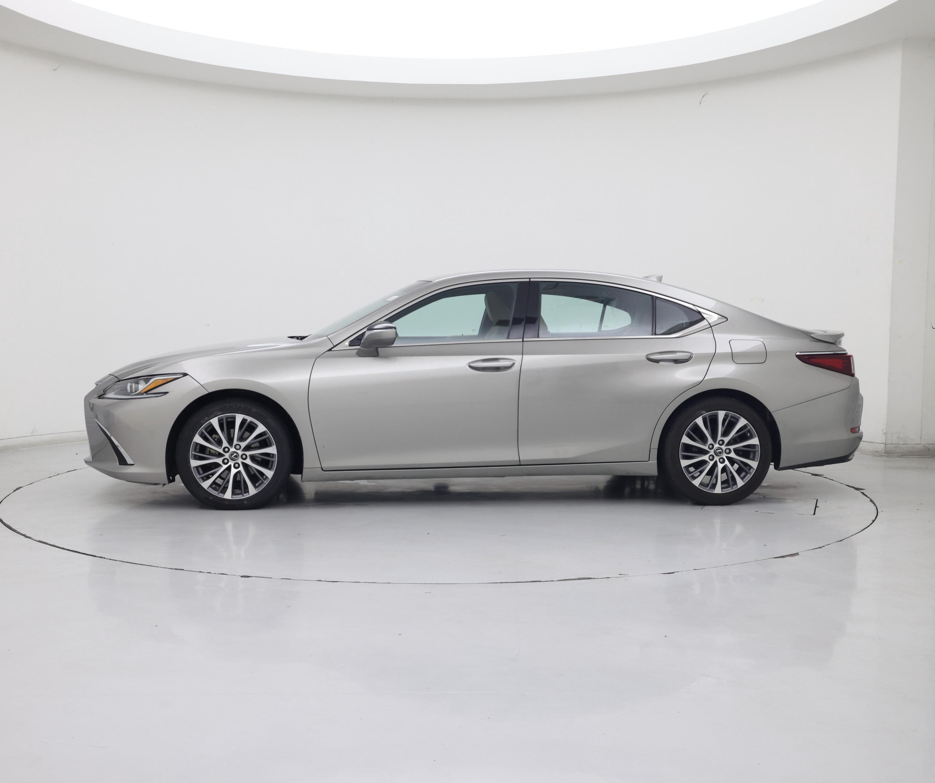 Thumbnail: 2021 Lexus ES - 3
