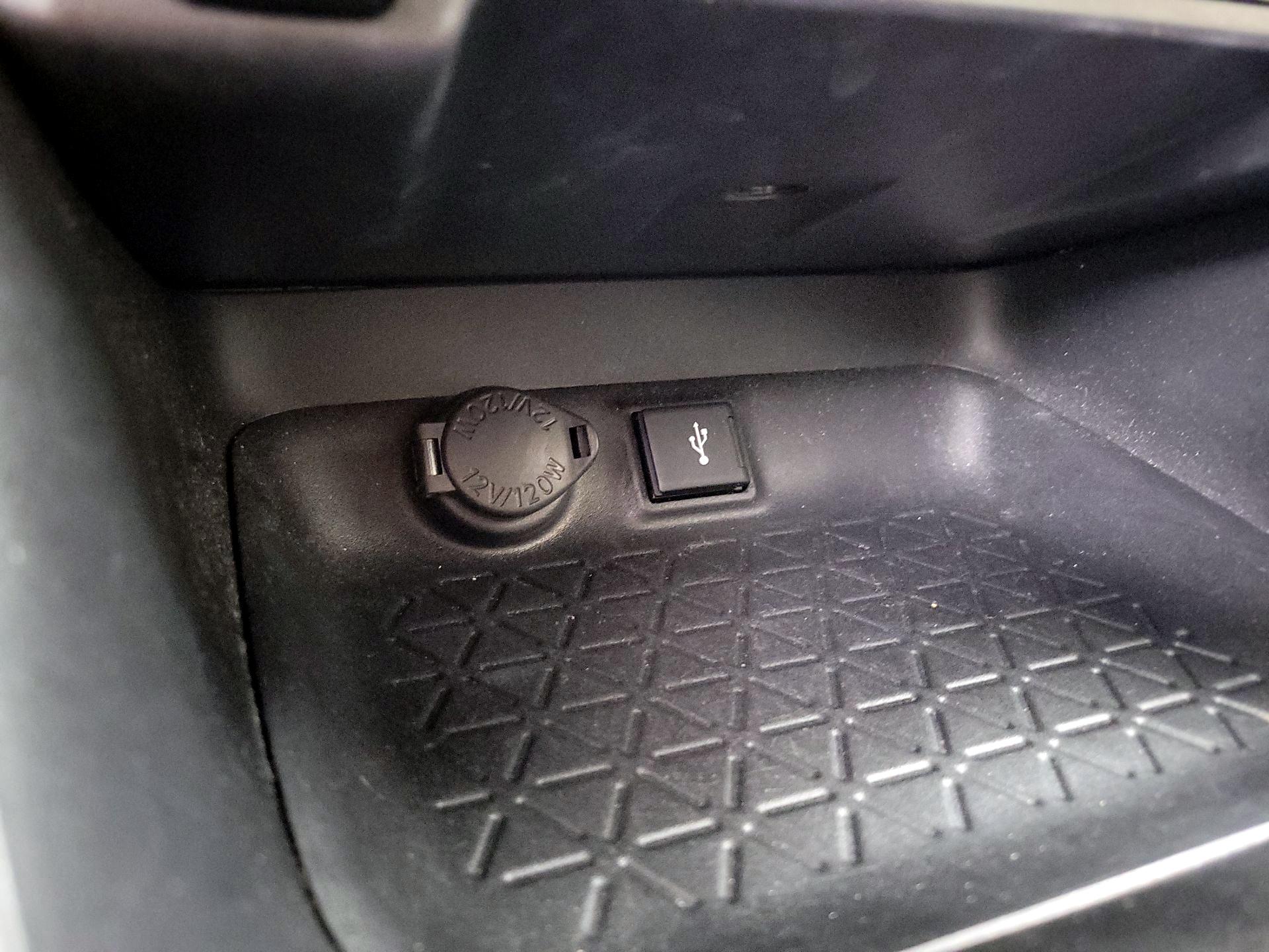 Thumbnail: 2021 Toyota RAV4 - 18