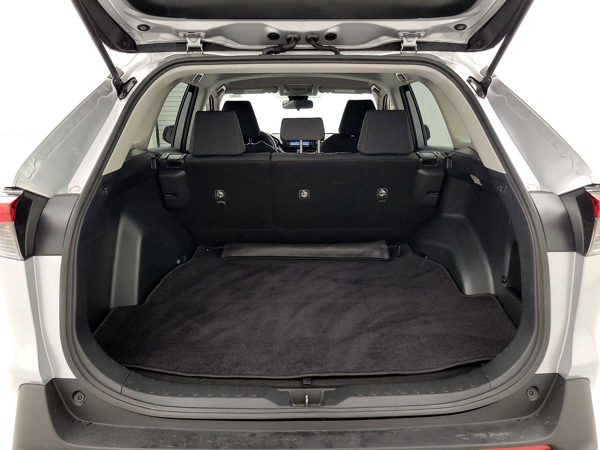 Thumbnail: 2021 Toyota RAV4 - 20