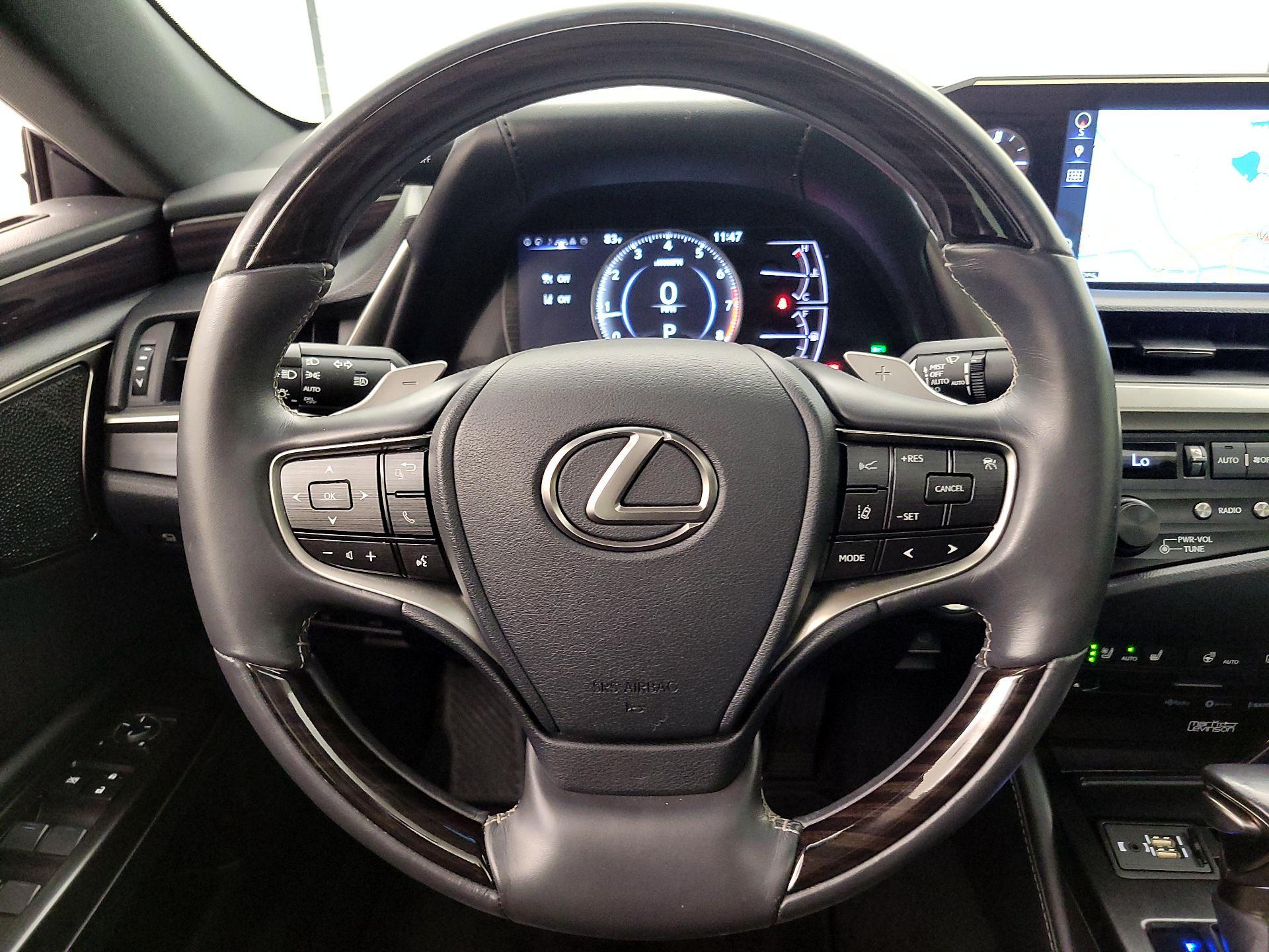 Thumbnail: 2019 Lexus ES - 10