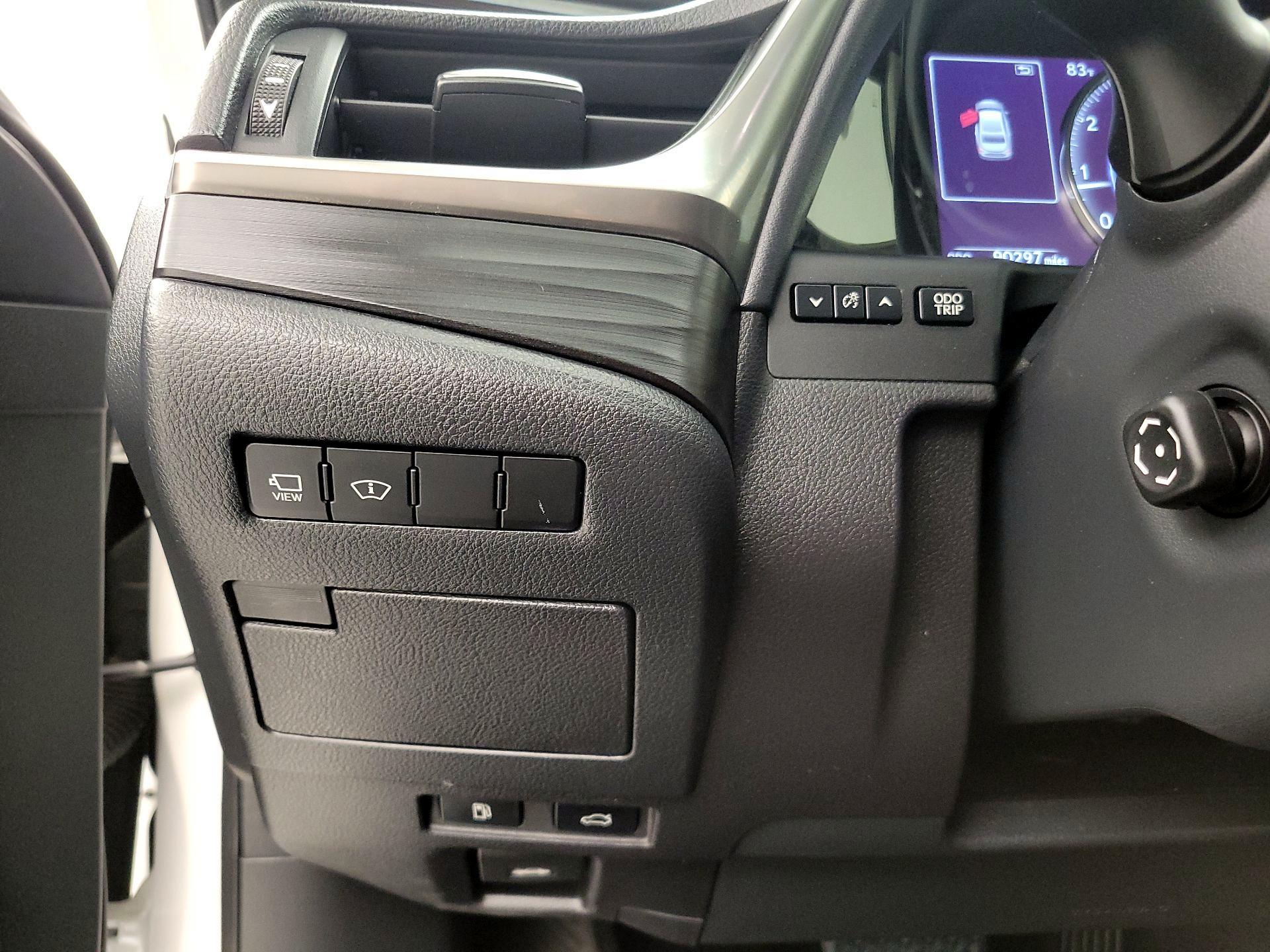 Thumbnail: 2019 Lexus ES - 13