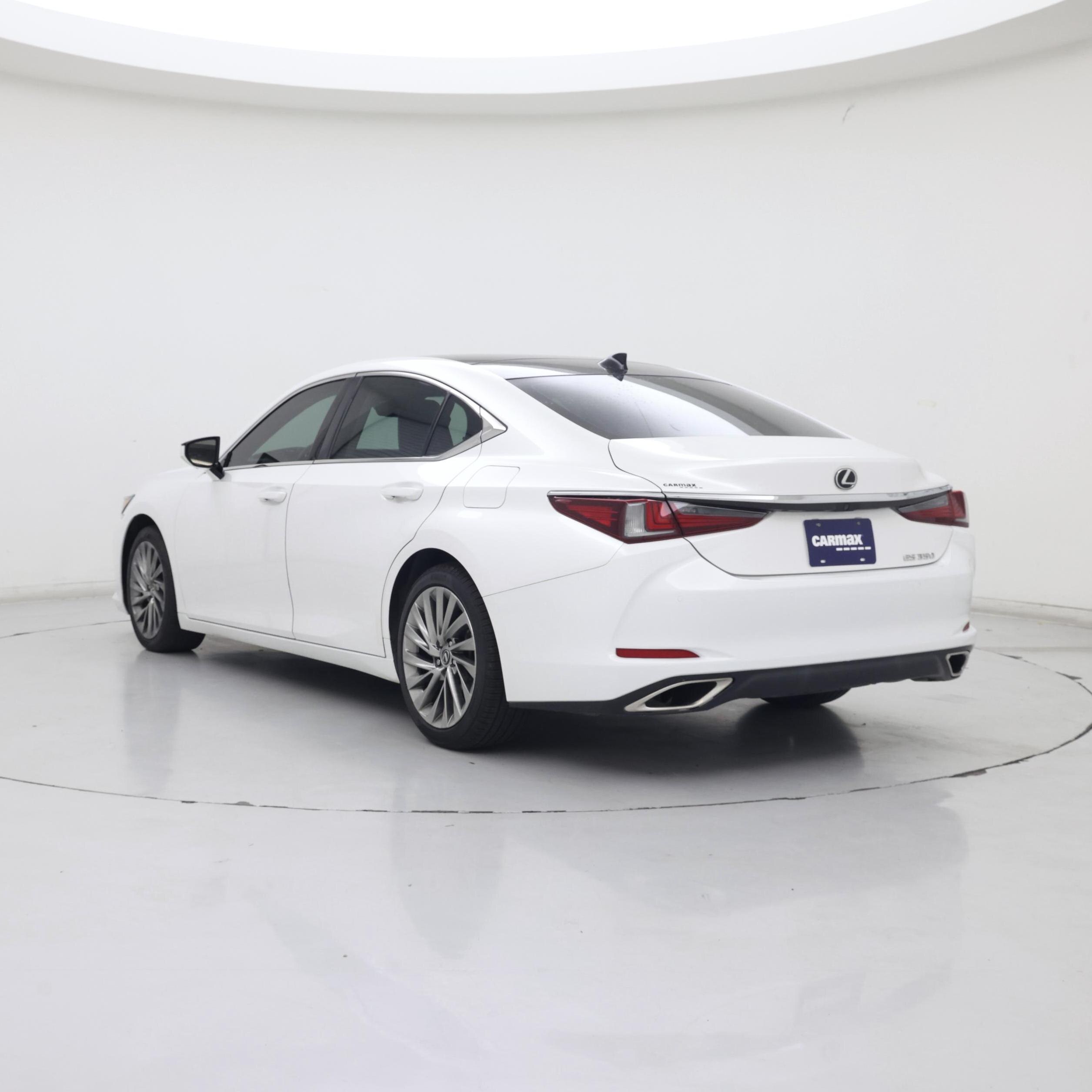 Thumbnail: 2019 Lexus ES - 2