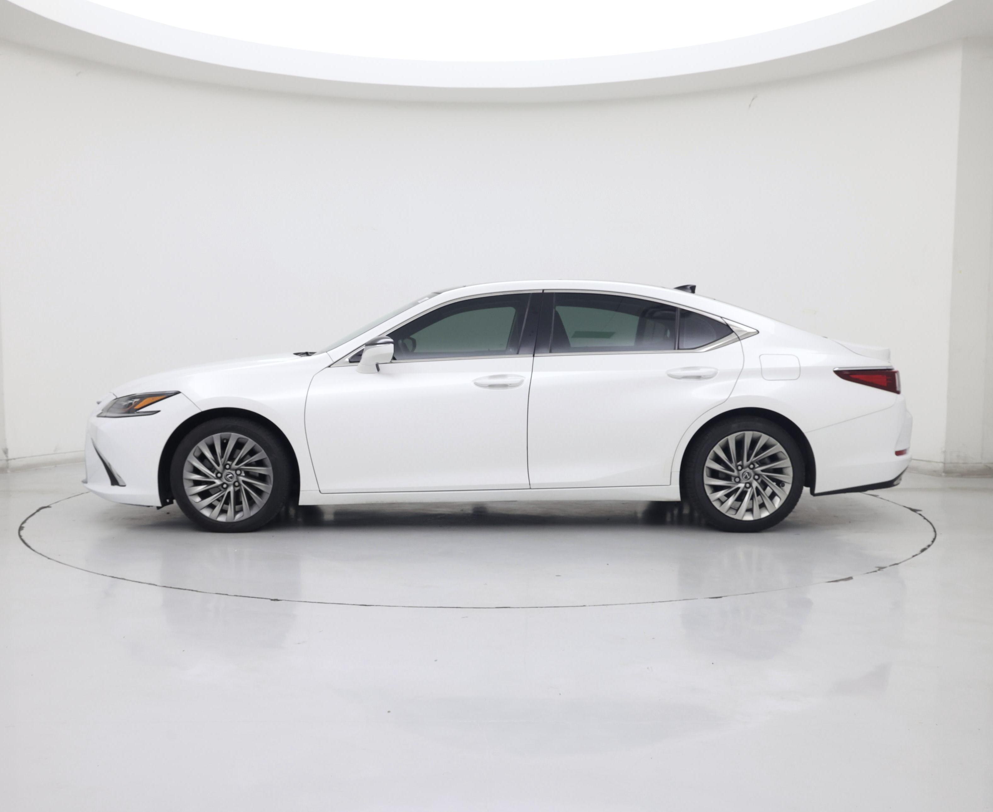Thumbnail: 2019 Lexus ES - 3