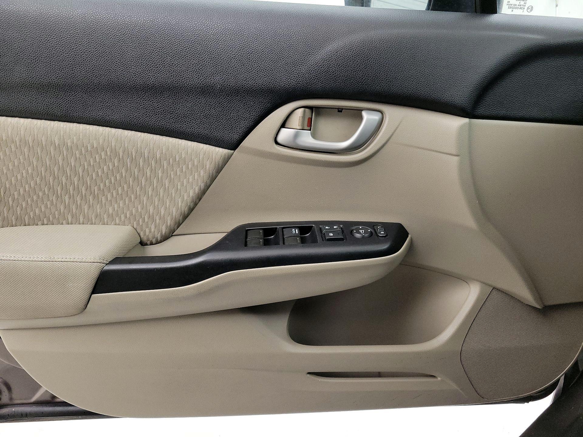 Thumbnail: 2015 Honda Civic - 12