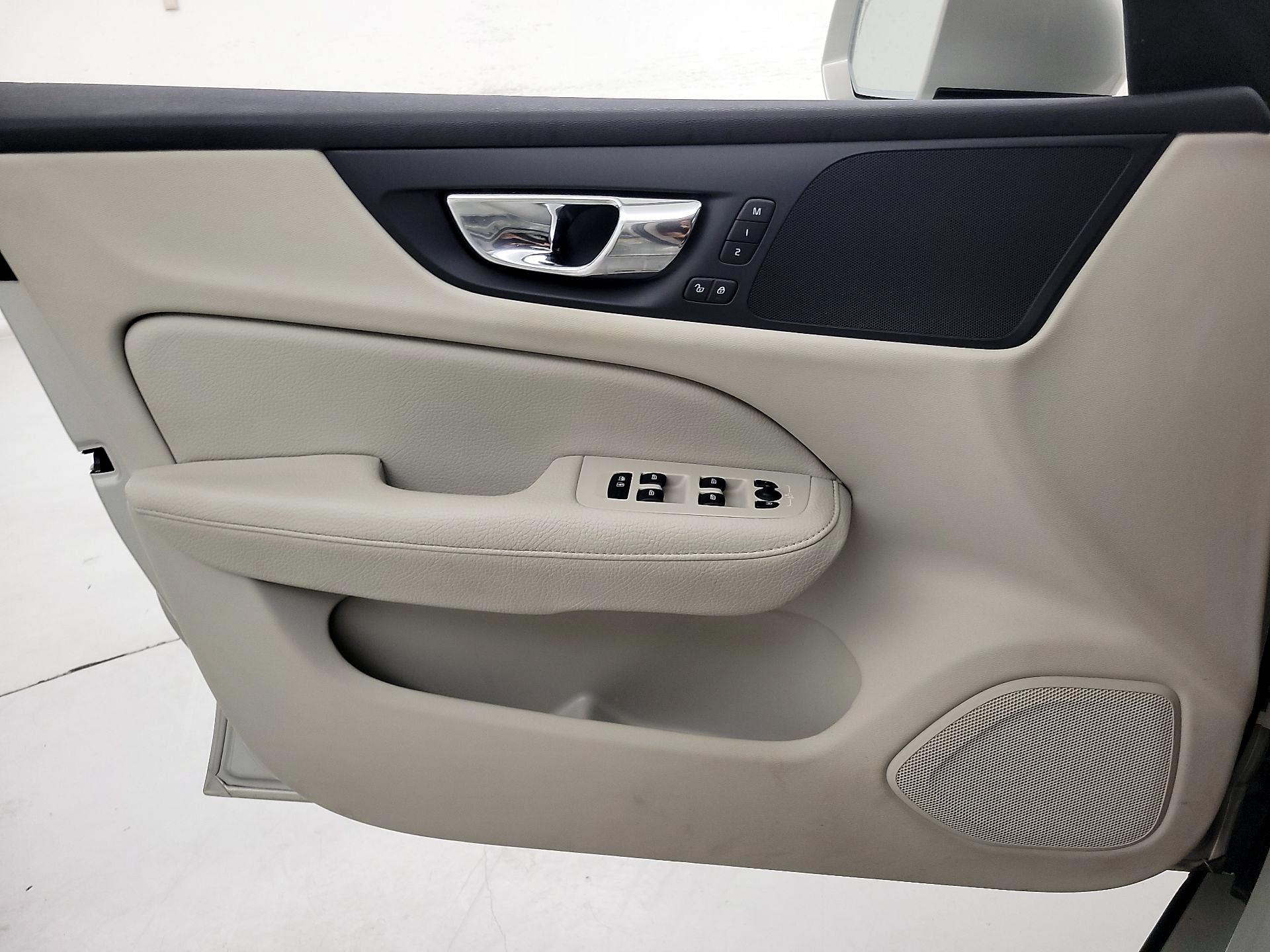 Thumbnail: 2019 Volvo S60 - 12