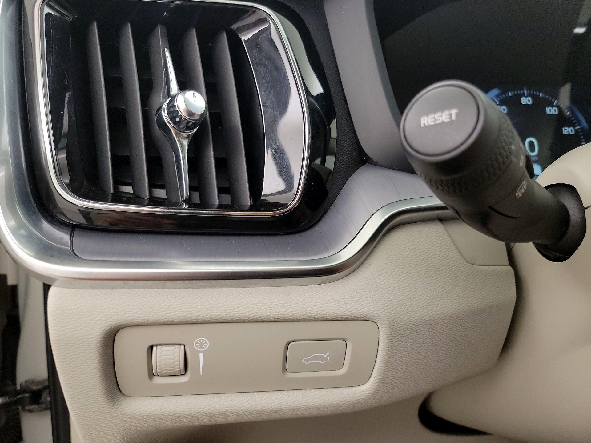 Thumbnail: 2019 Volvo S60 - 13