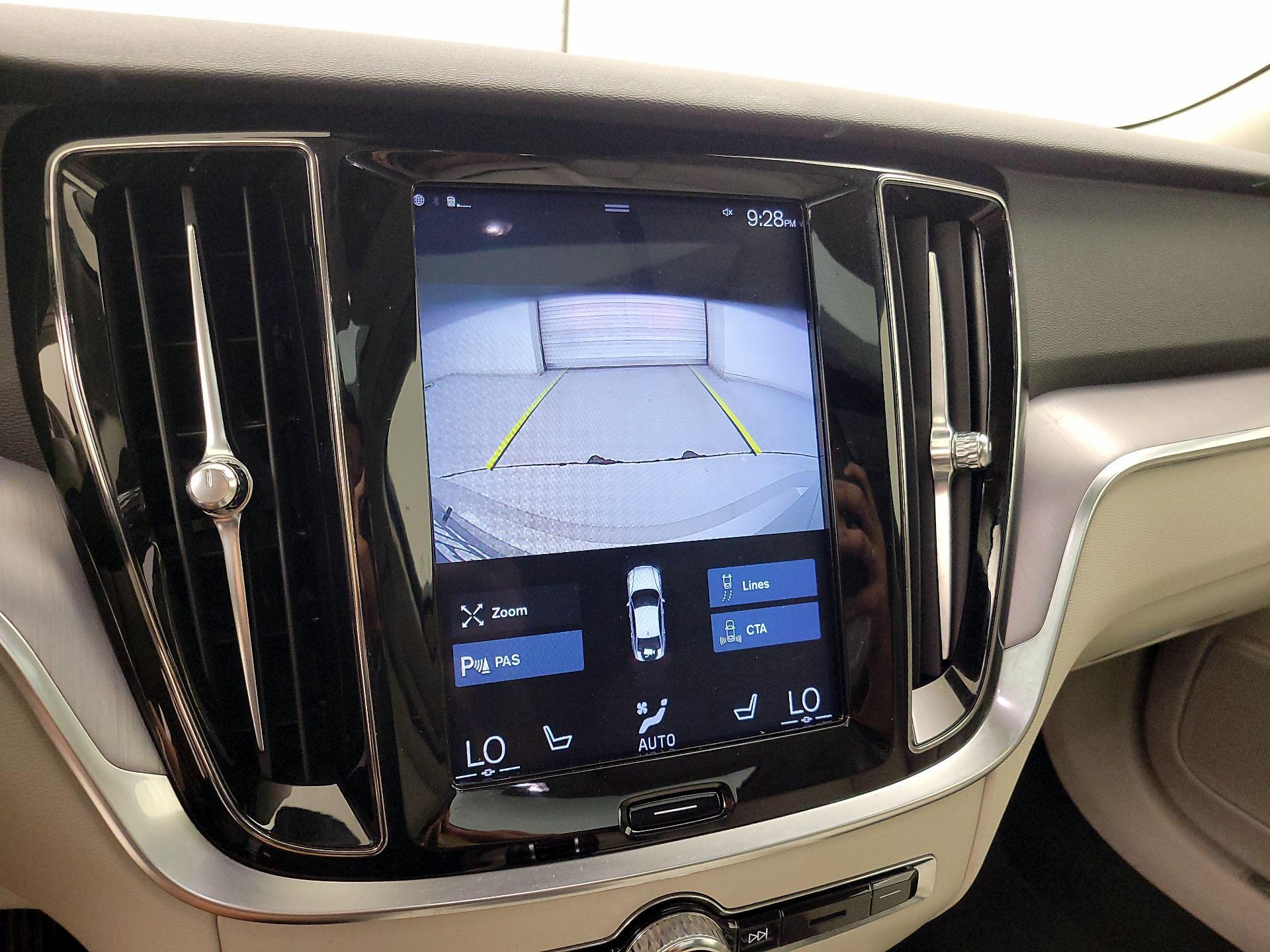 Thumbnail: 2019 Volvo S60 - 15