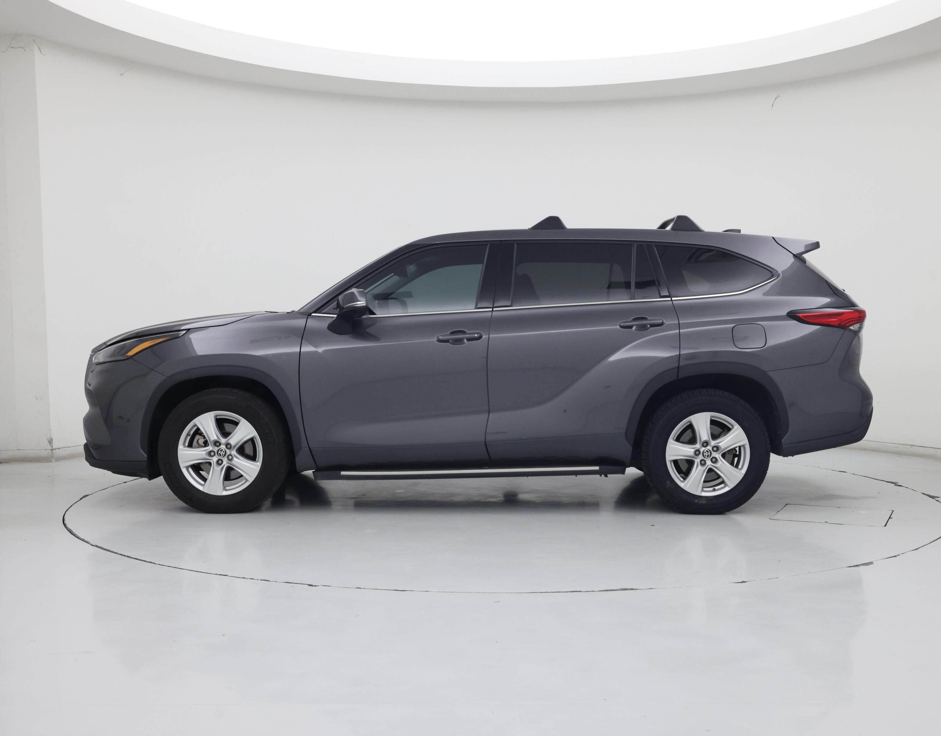 Thumbnail: 2022 Toyota Highlander - 3