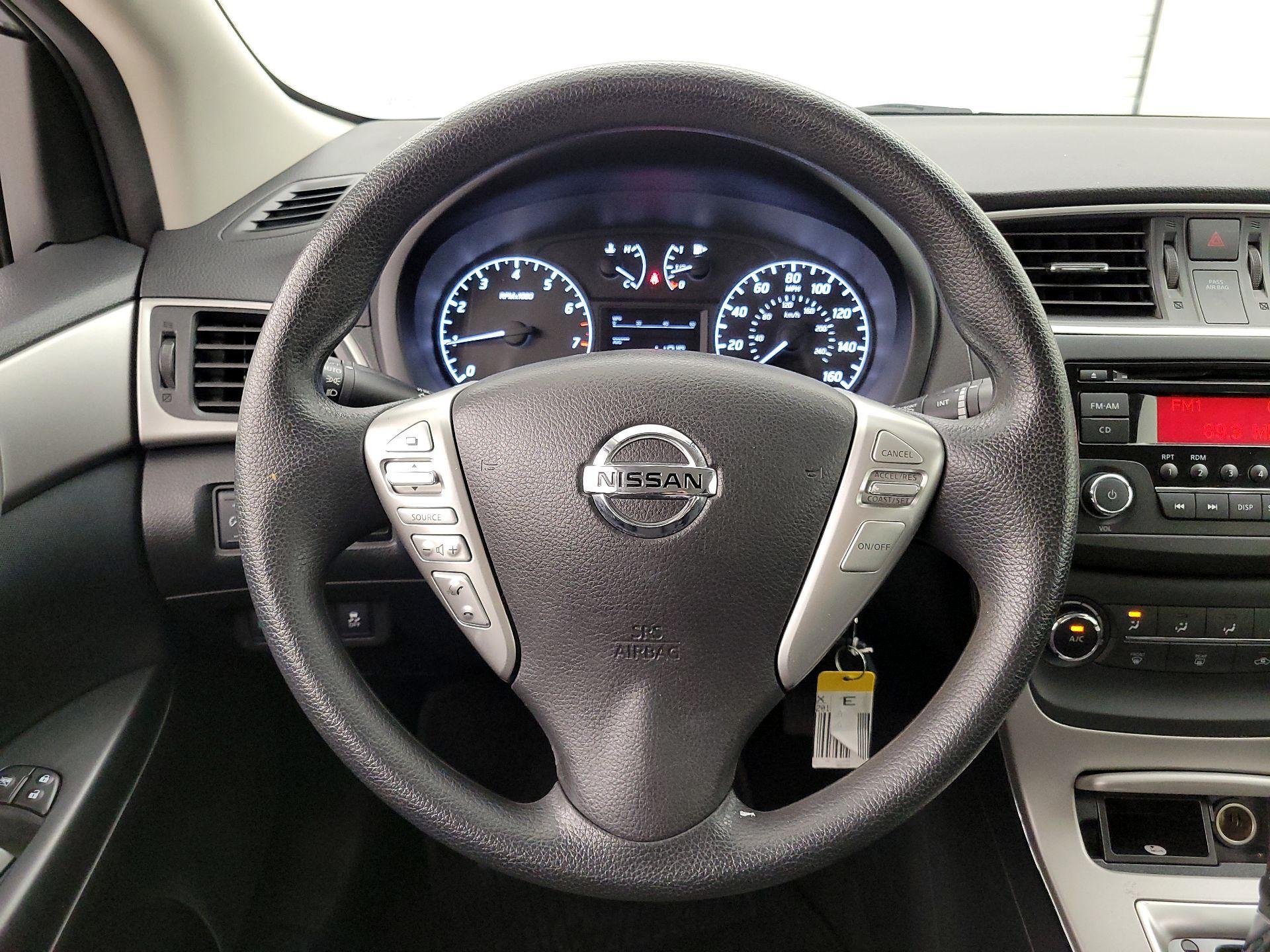 Thumbnail: 2015 Nissan Sentra - 10