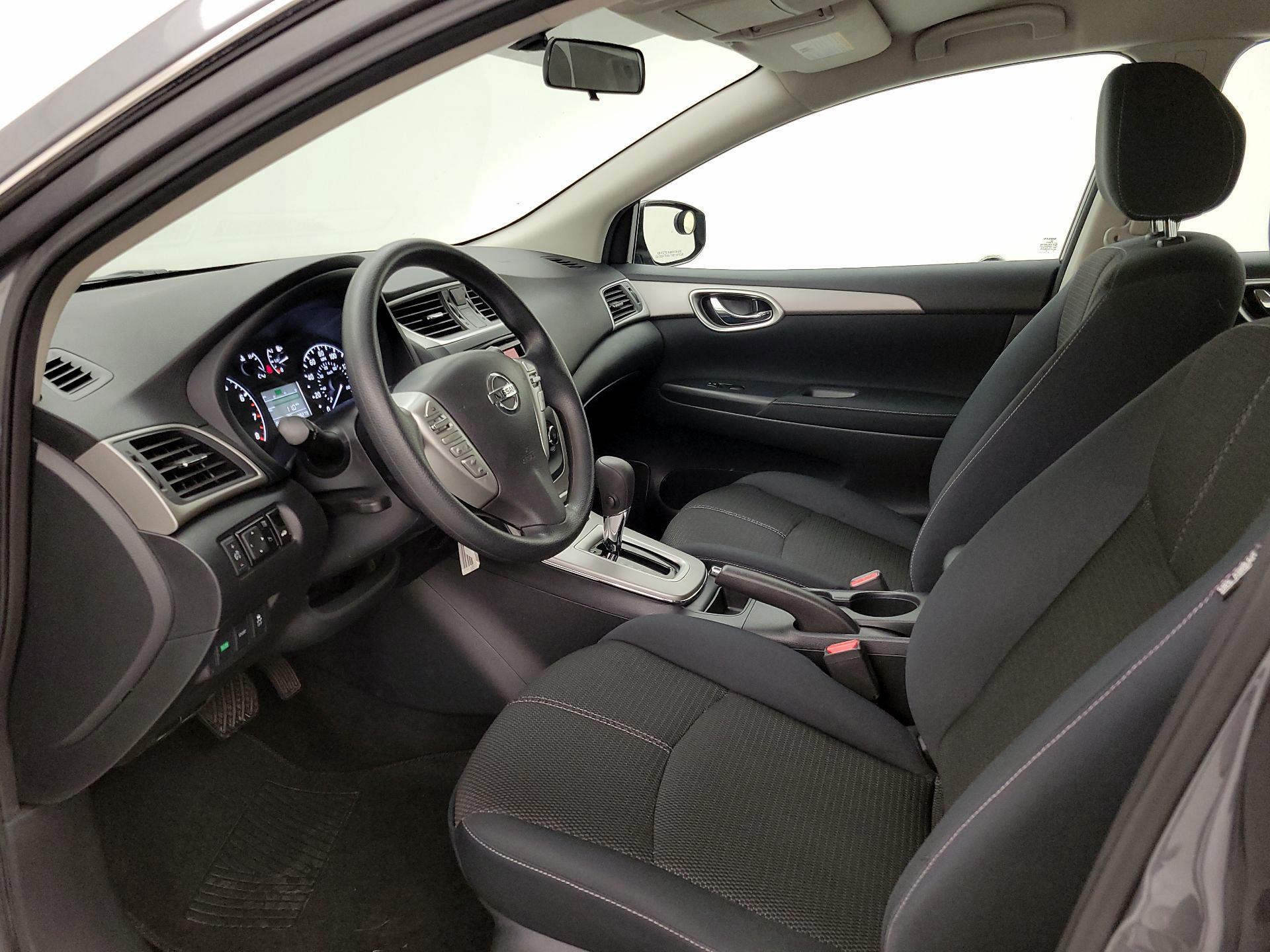 Thumbnail: 2015 Nissan Sentra - 11