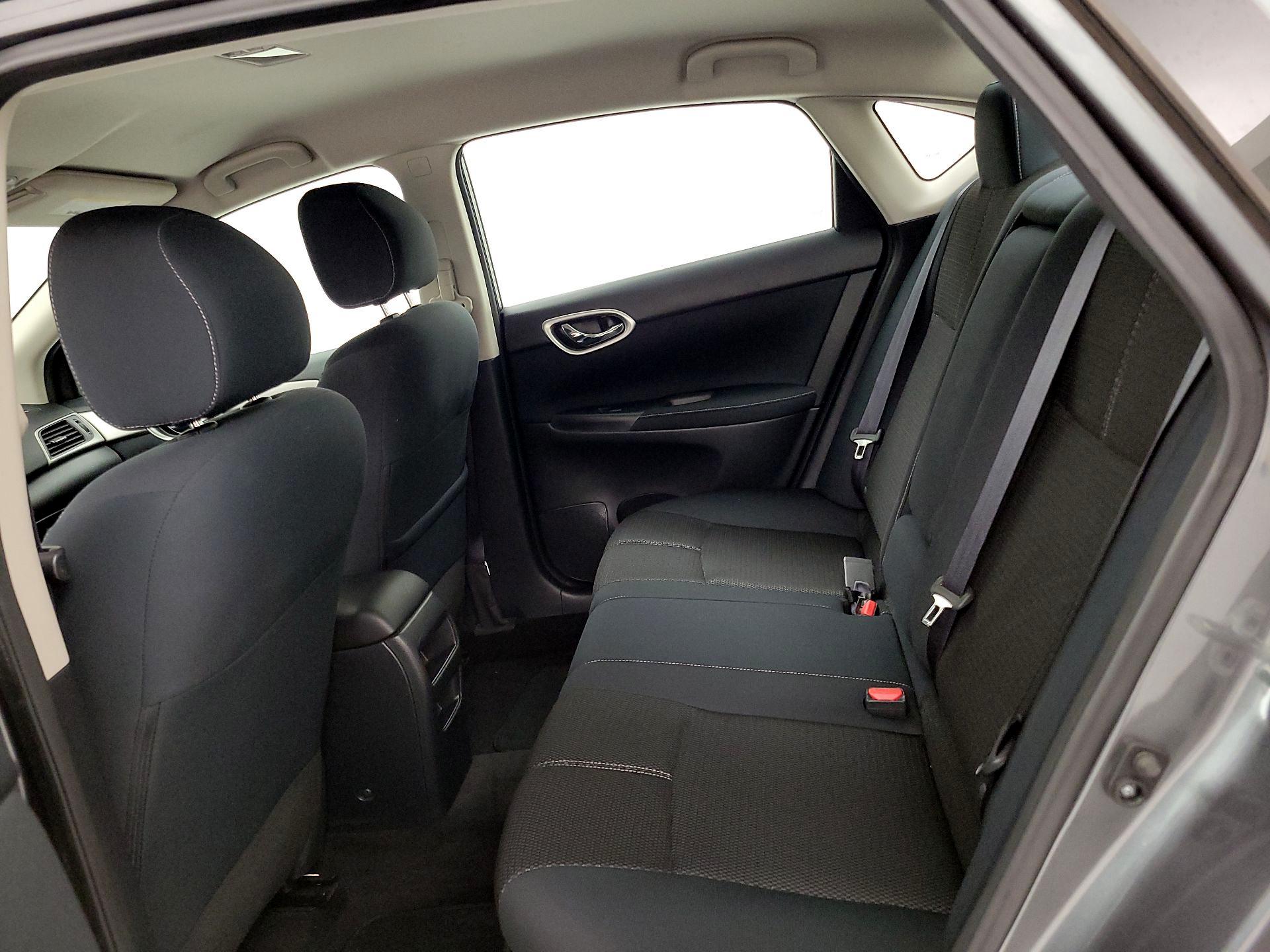 Thumbnail: 2015 Nissan Sentra - 18