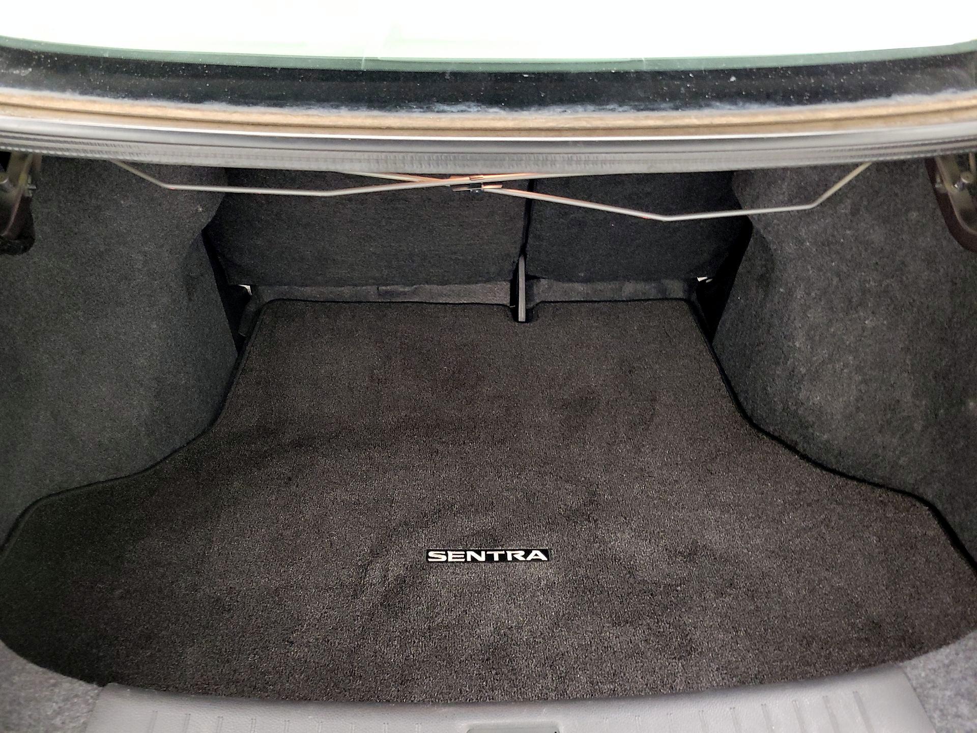 Thumbnail: 2015 Nissan Sentra - 19