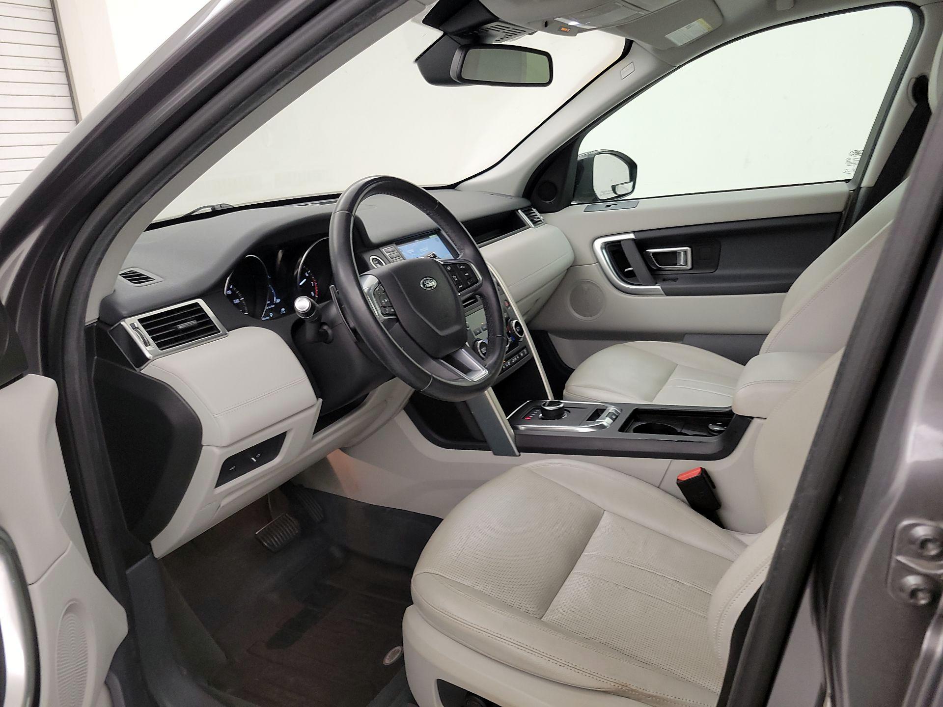 Thumbnail: 2019 Land Rover Discovery Sport - 11