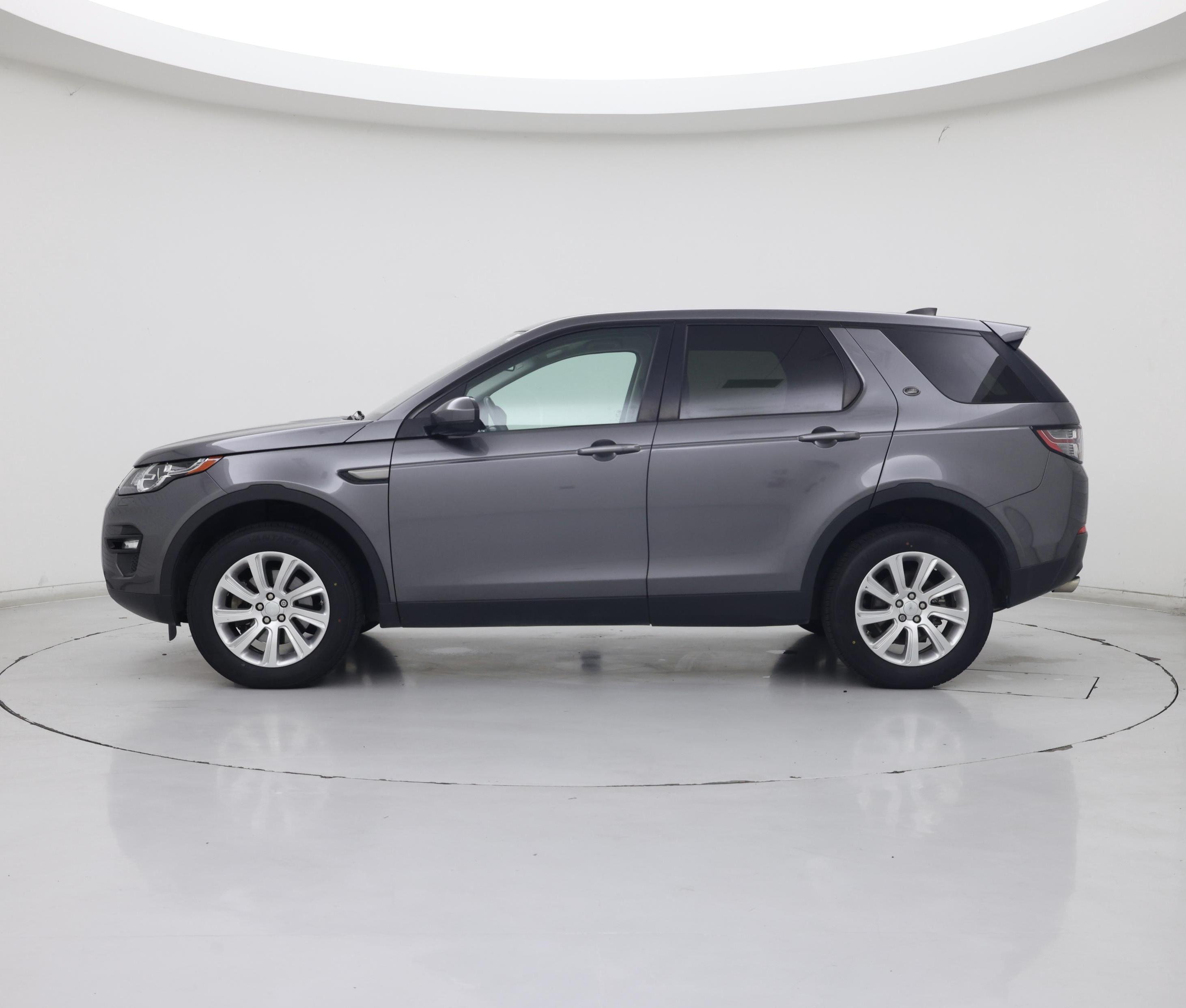 Thumbnail: 2019 Land Rover Discovery Sport - 3
