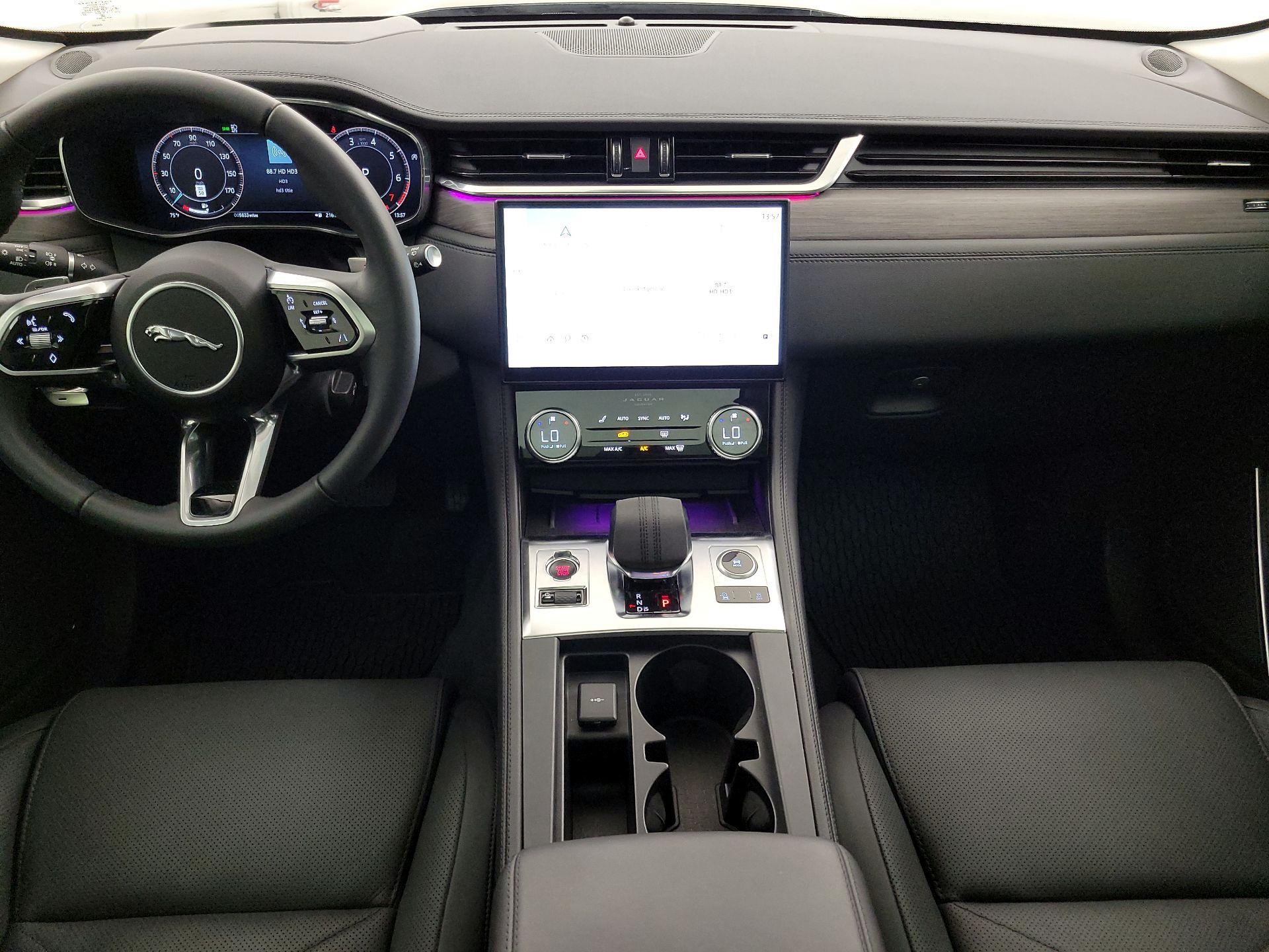 Thumbnail: 2023 Jaguar F-Pace - 9