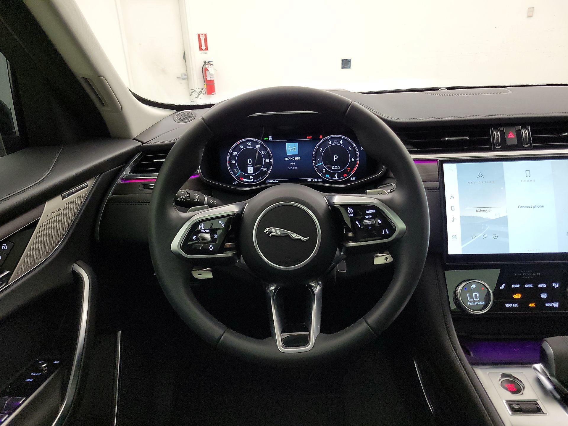 Thumbnail: 2023 Jaguar F-Pace - 10