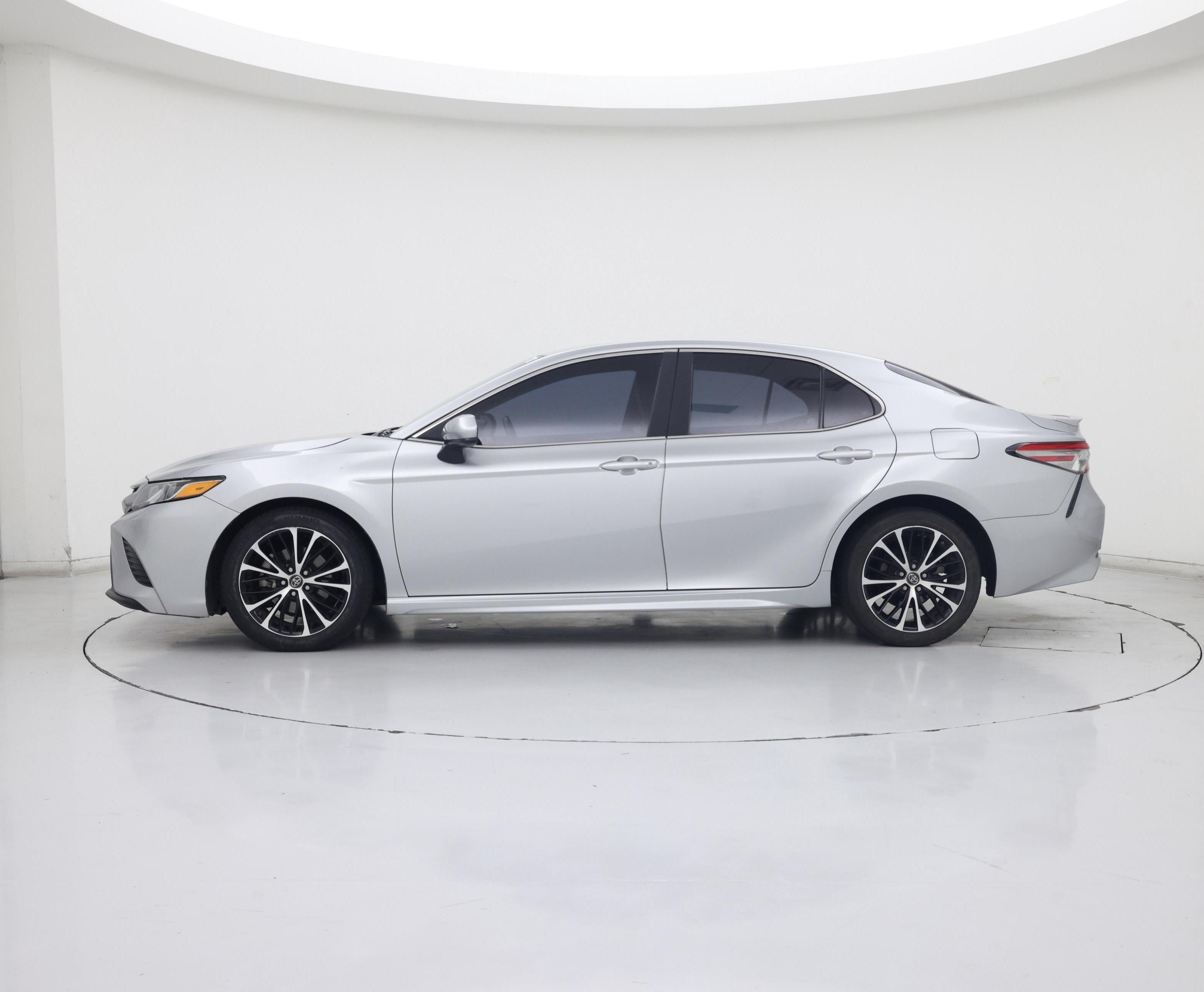 Thumbnail: 2018 Toyota Camry - 3