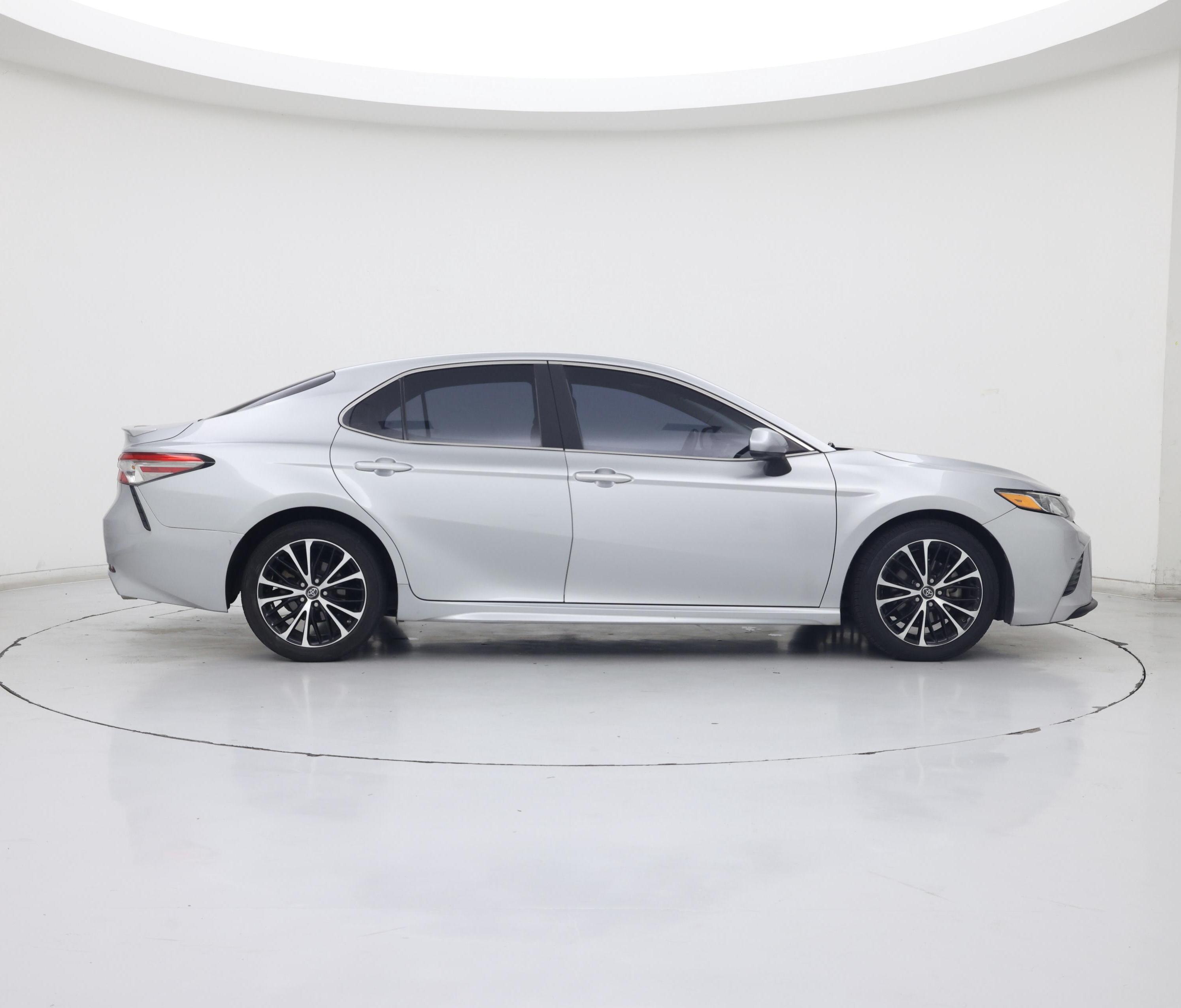 Thumbnail: 2018 Toyota Camry - 7