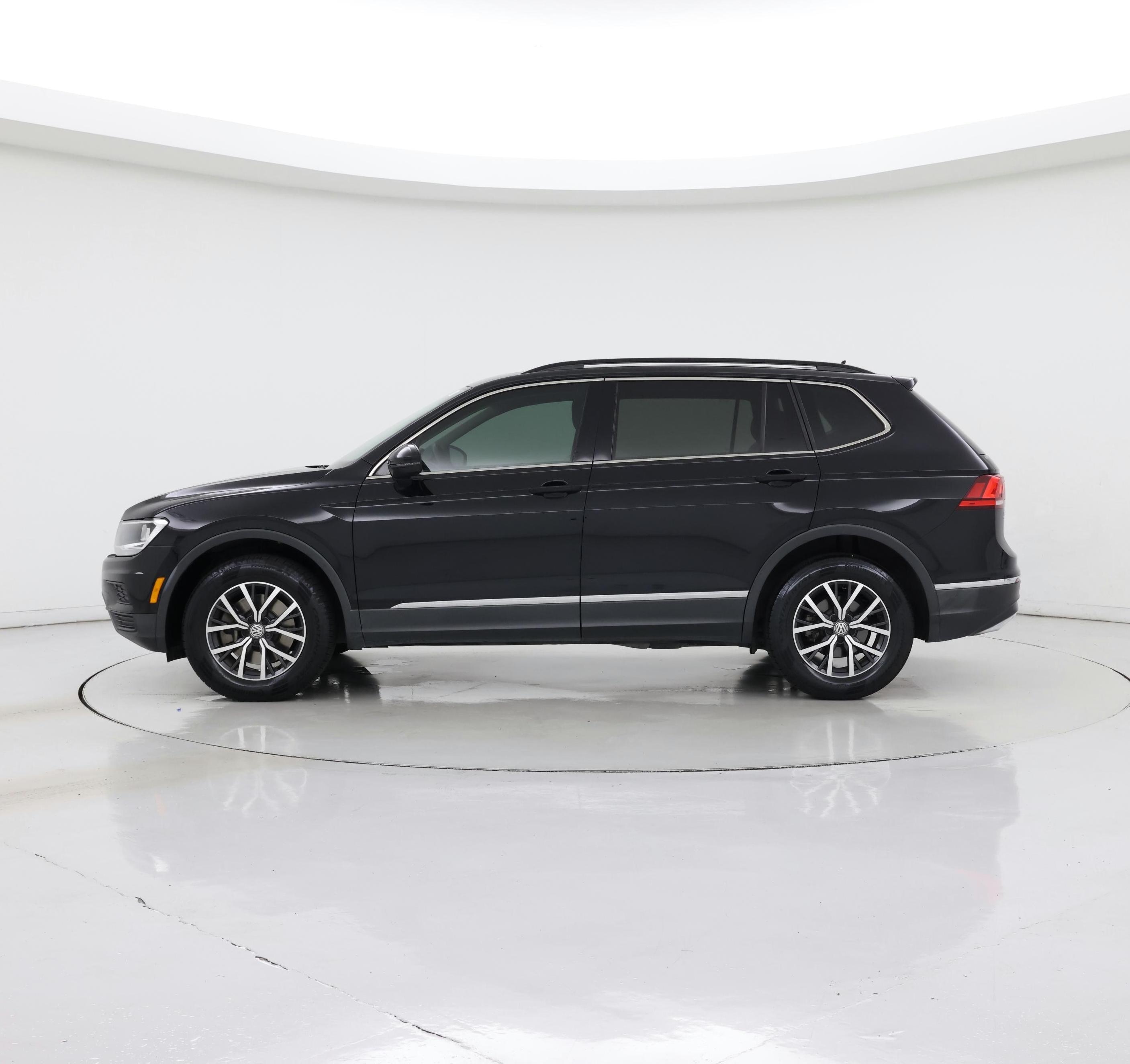 Thumbnail: 2020 Volkswagen Tiguan - 3