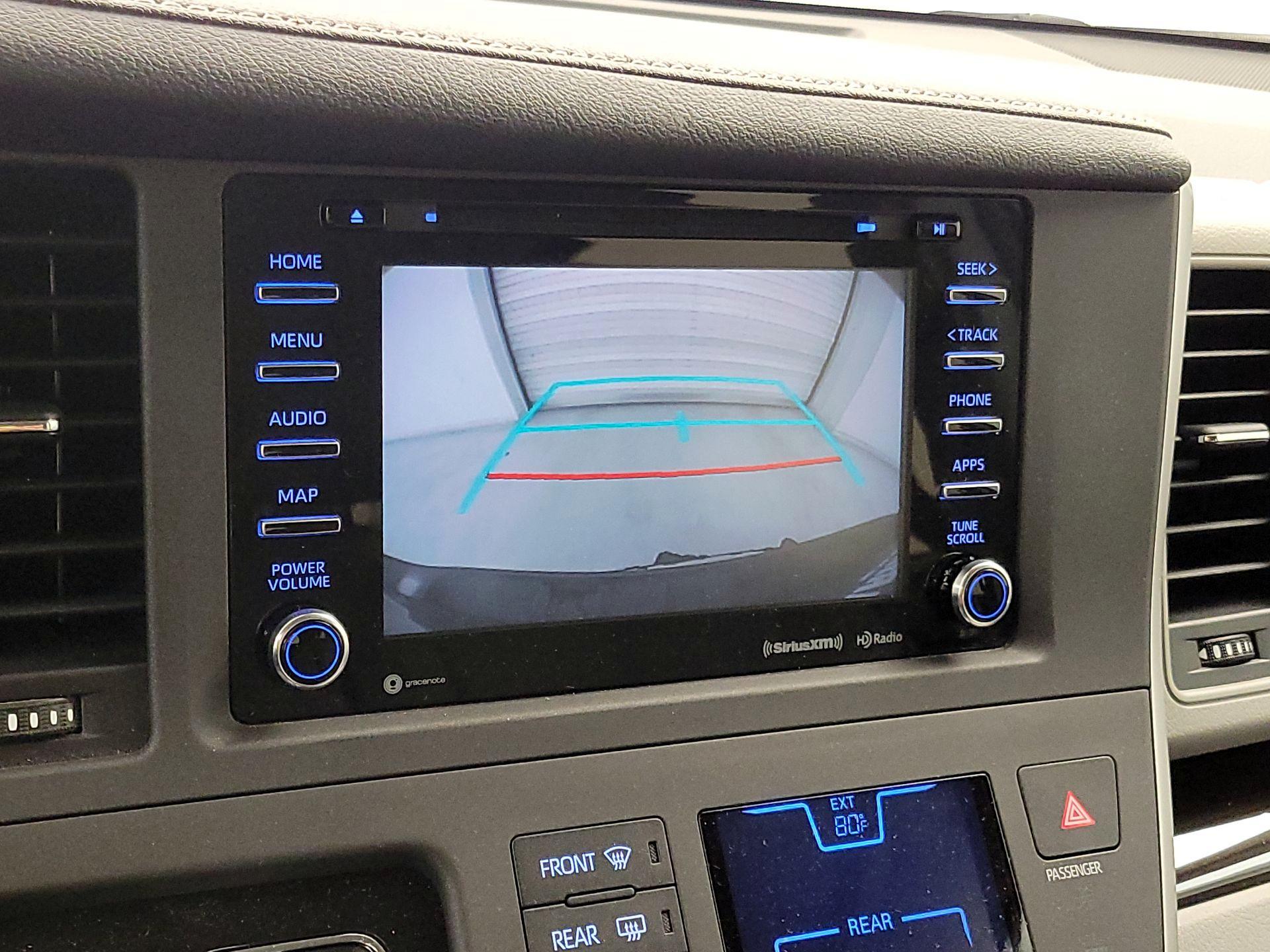 Thumbnail: 2020 Toyota Sienna - 15