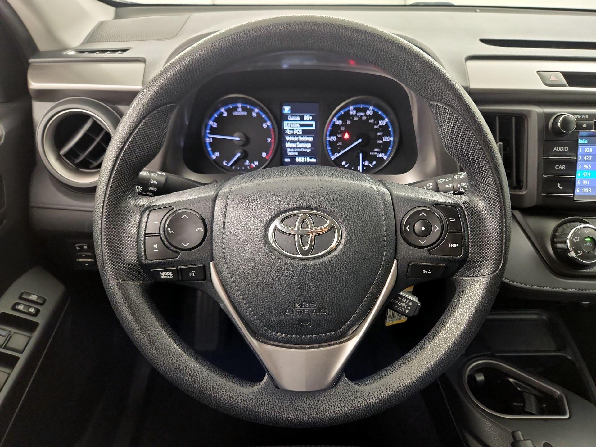 Thumbnail: 2018 Toyota RAV4 - 10