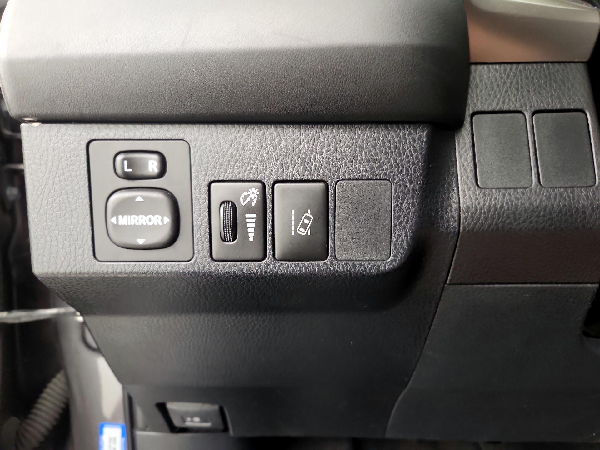 Thumbnail: 2018 Toyota RAV4 - 13