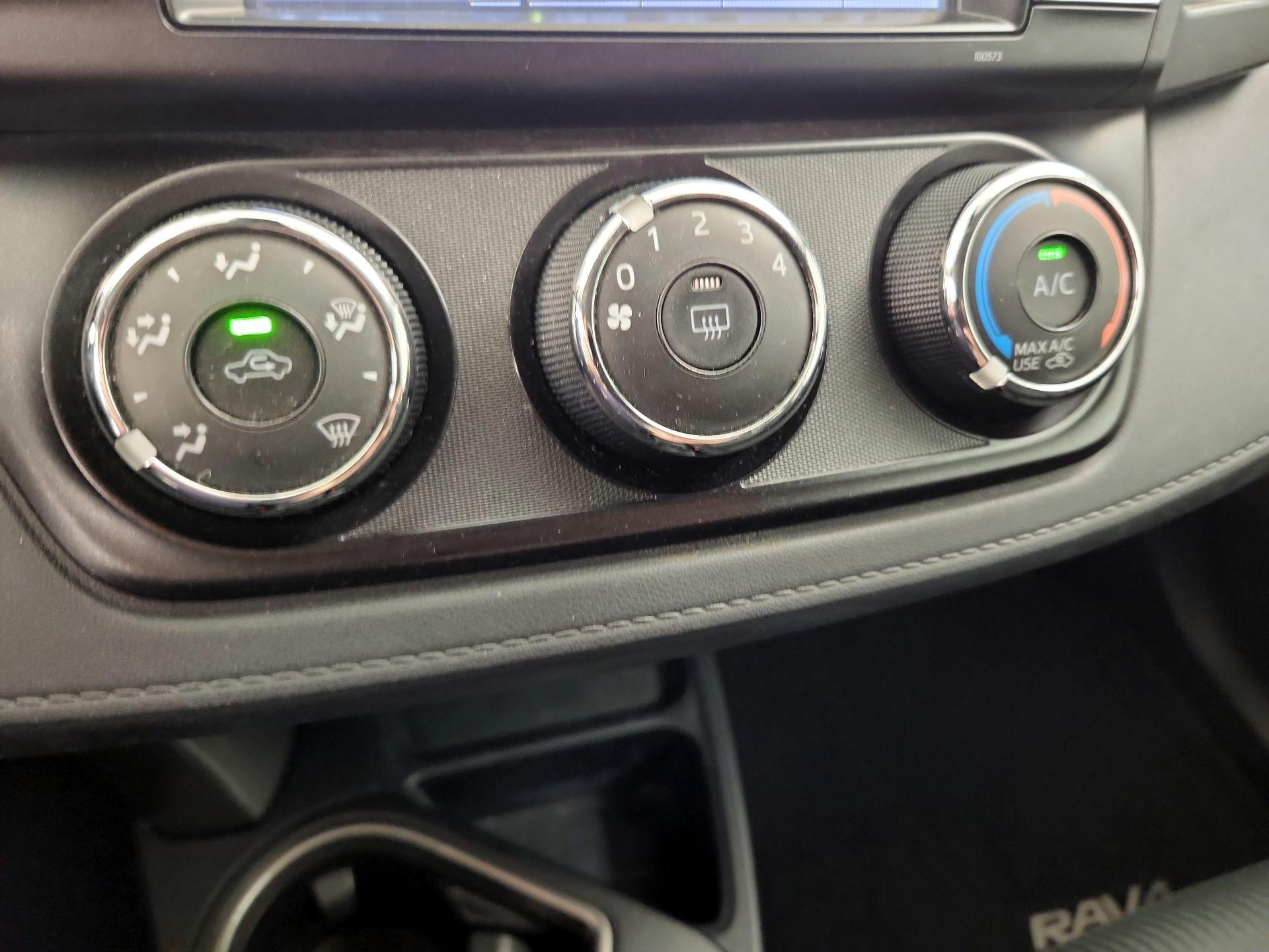 Thumbnail: 2018 Toyota RAV4 - 16