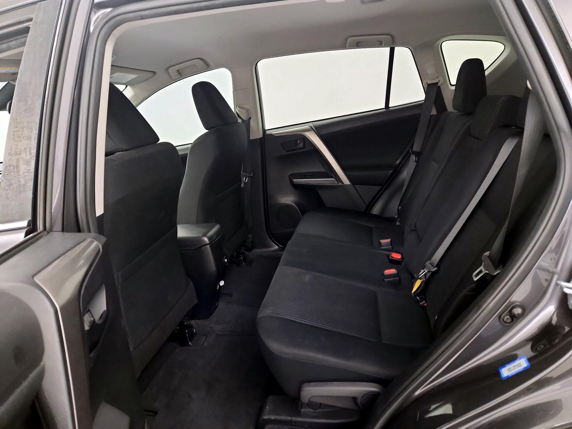 Thumbnail: 2018 Toyota RAV4 - 19