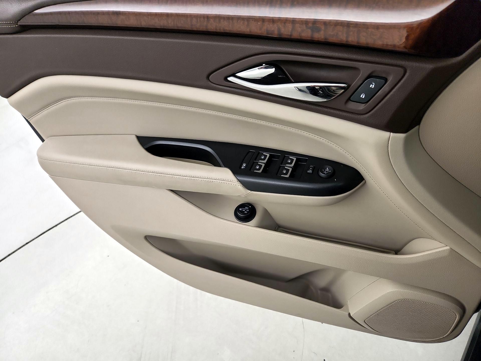 Thumbnail: 2016 Cadillac SRX - 12
