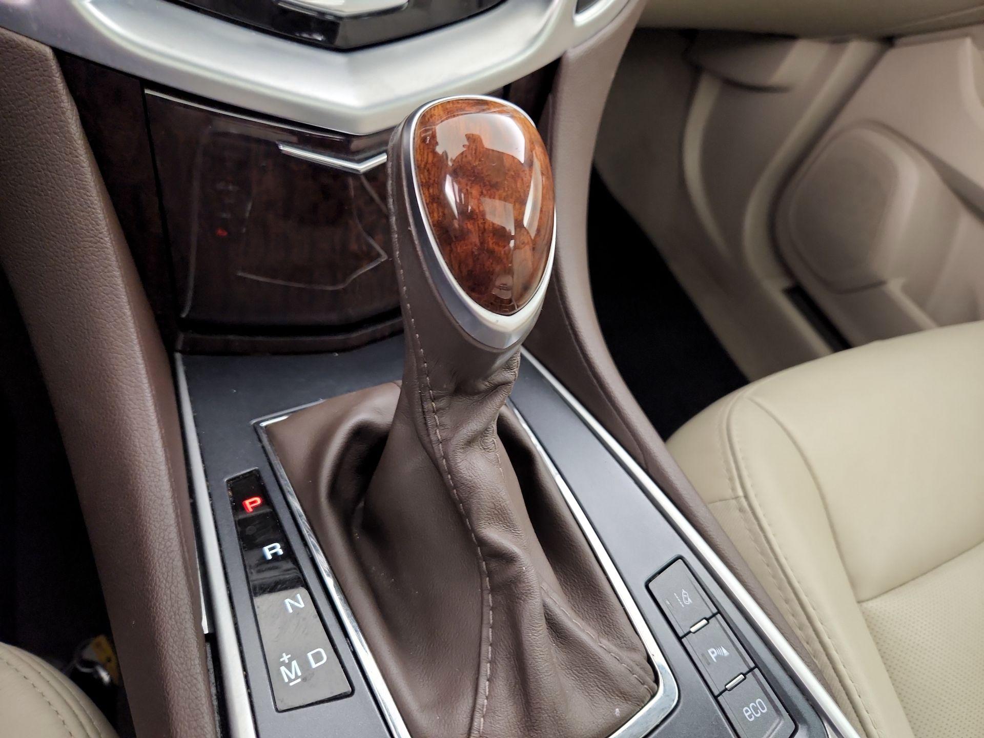 Thumbnail: 2016 Cadillac SRX - 18