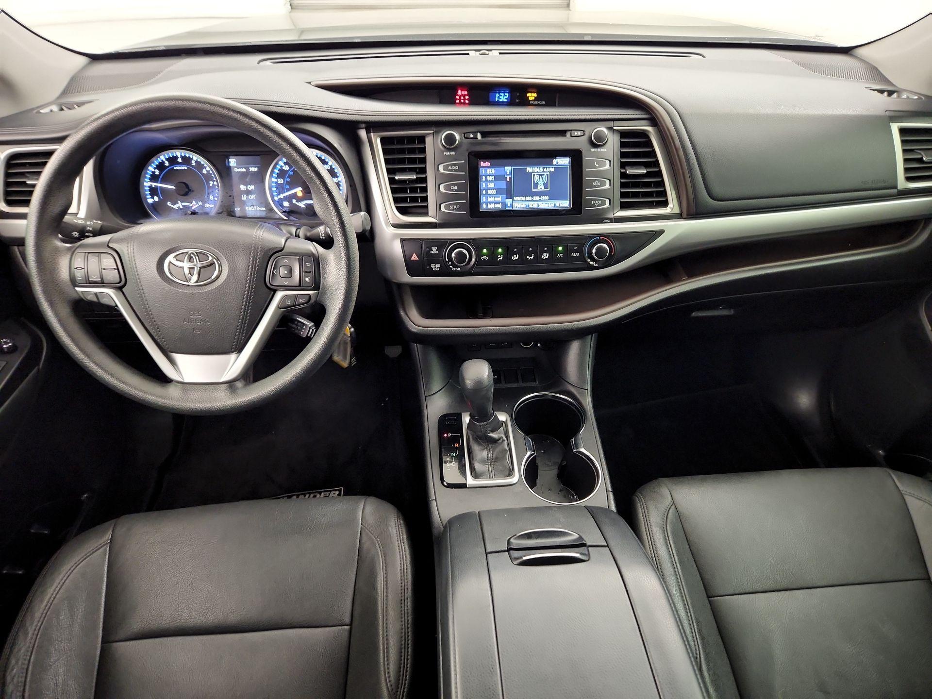 Thumbnail: 2017 Toyota Highlander - 9