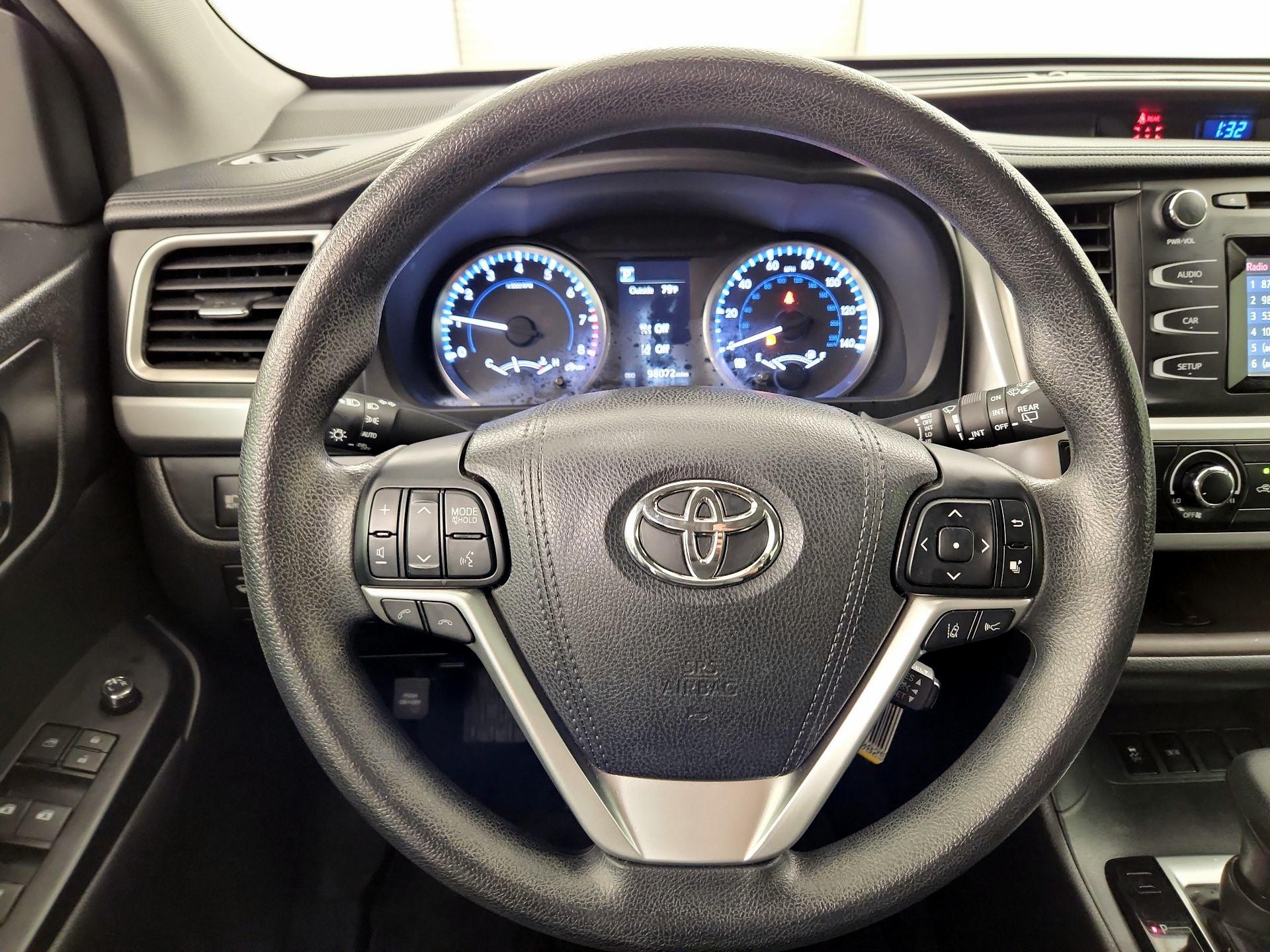 Thumbnail: 2017 Toyota Highlander - 10