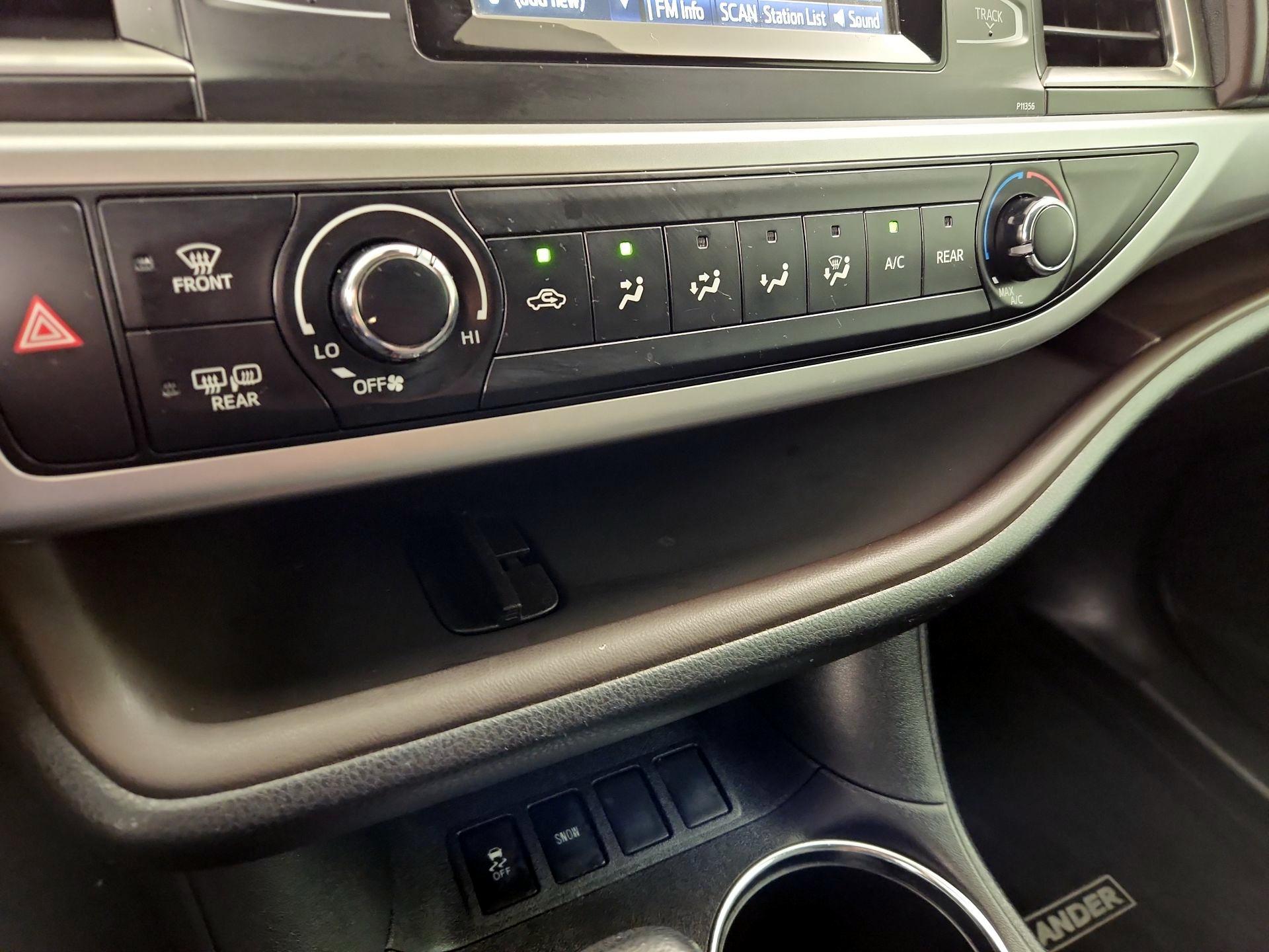 Thumbnail: 2017 Toyota Highlander - 16