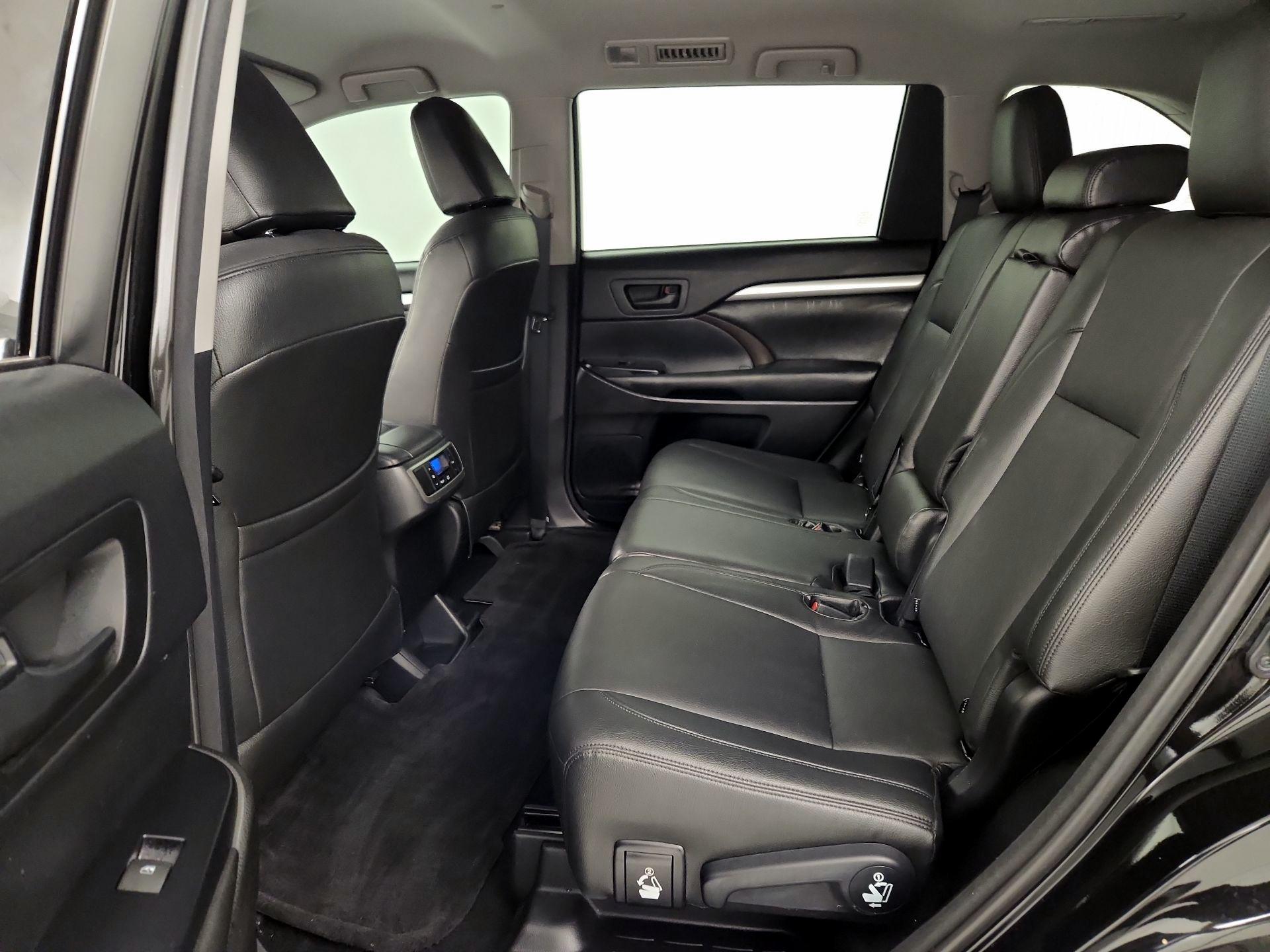 Thumbnail: 2017 Toyota Highlander - 19