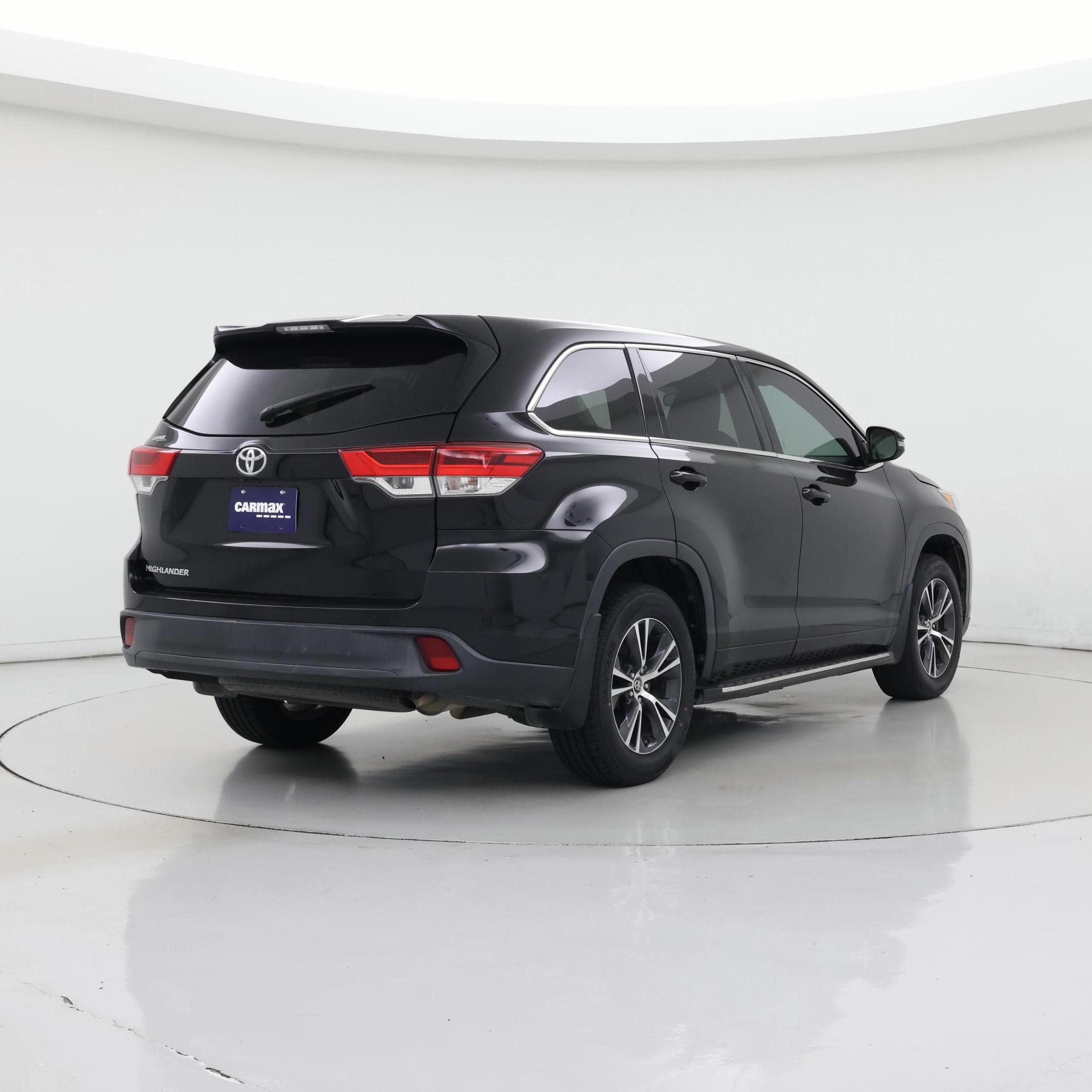 Thumbnail: 2017 Toyota Highlander - 8
