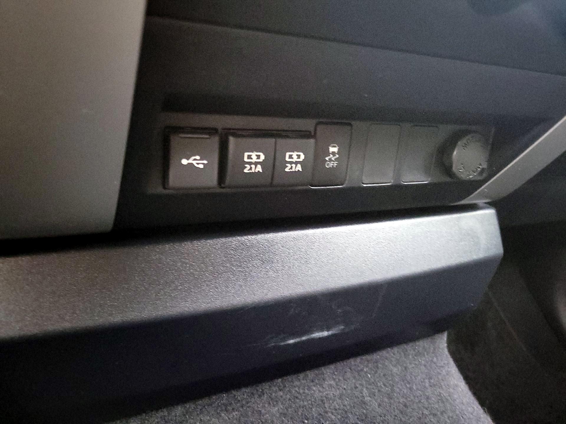 Thumbnail: 2020 Toyota Tundra - 18