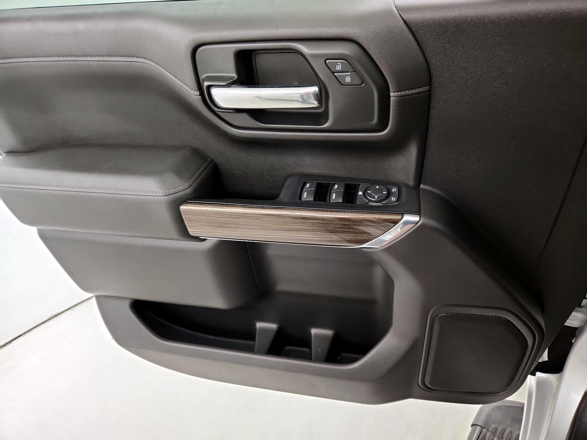 Thumbnail: 2020 Chevrolet Silverado 1500 - 12