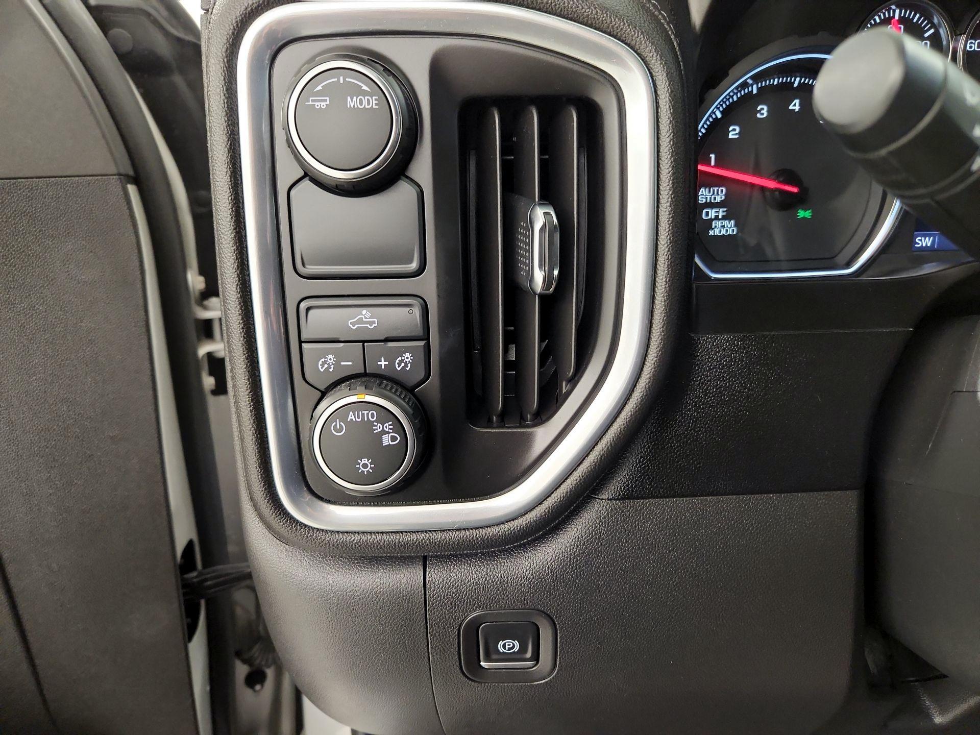 Thumbnail: 2020 Chevrolet Silverado 1500 - 13