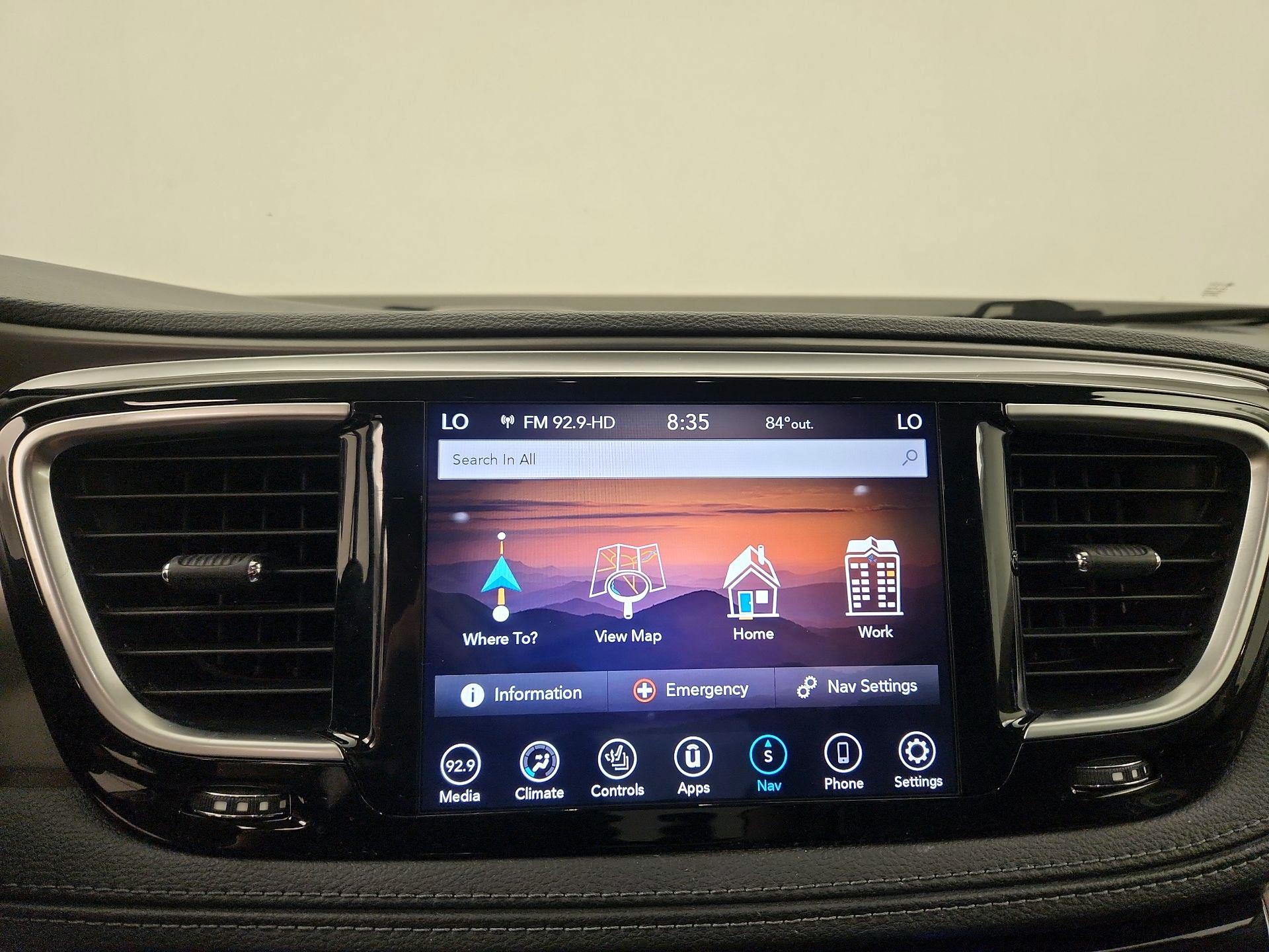 Thumbnail: 2018 Chrysler Pacifica - 14