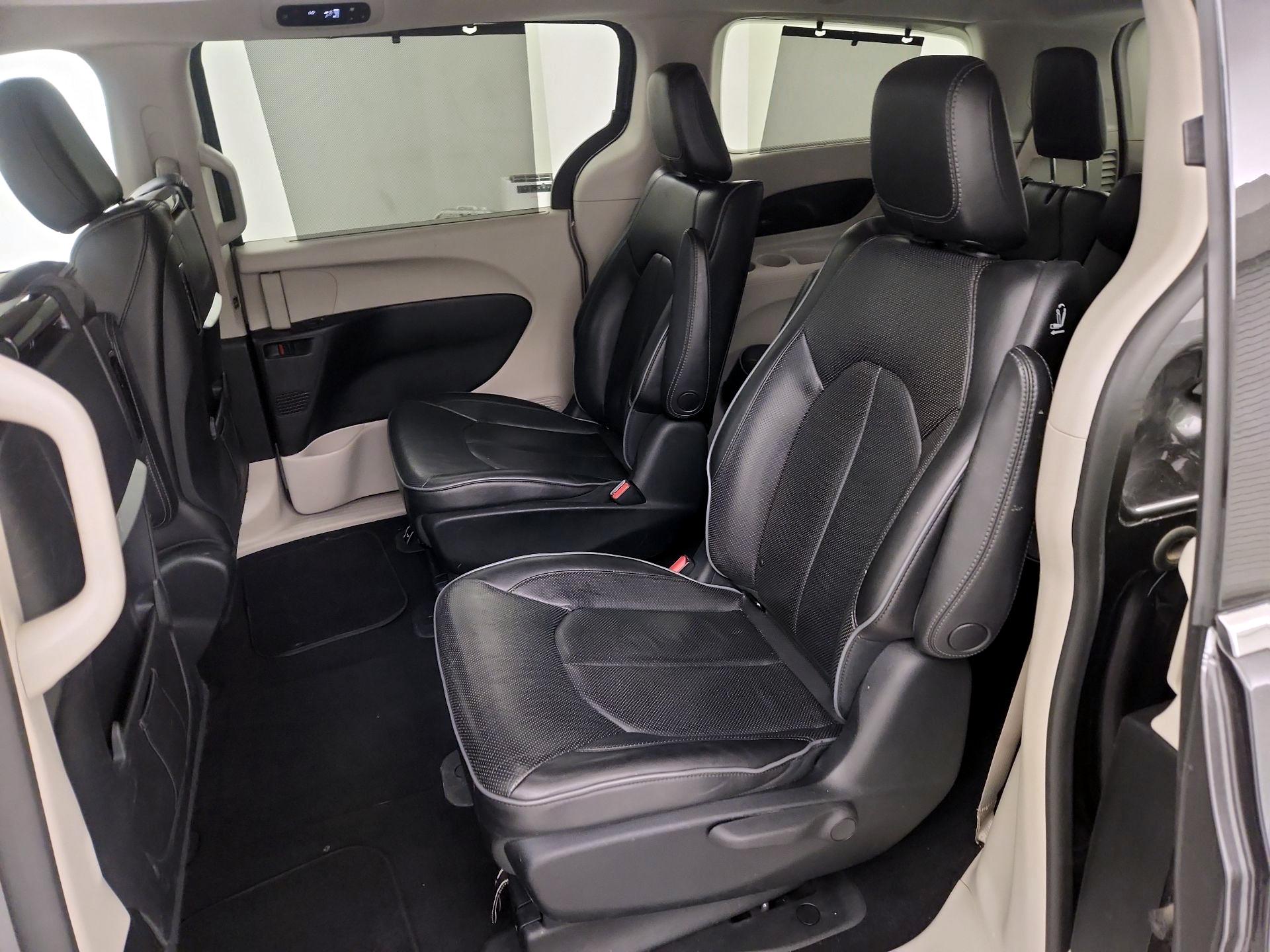 Thumbnail: 2018 Chrysler Pacifica - 20