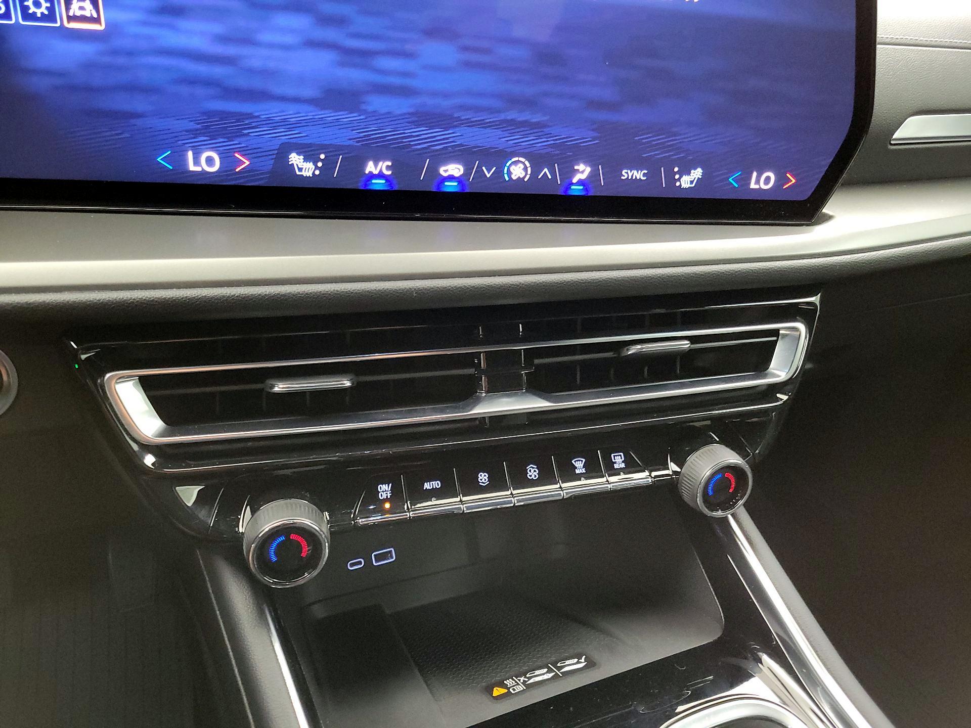 Thumbnail: 2025 Chevrolet Traverse - 17