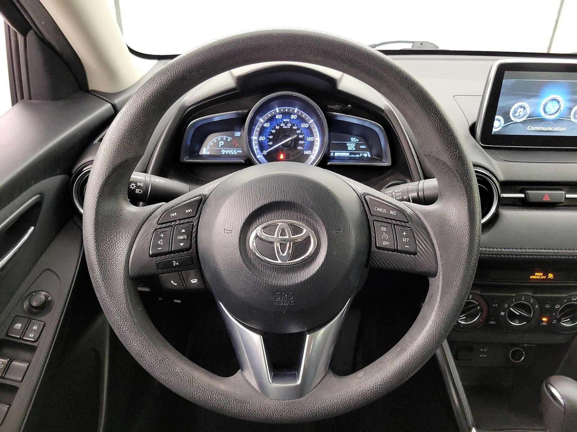 Thumbnail: 2017 Toyota Yaris iA - 10