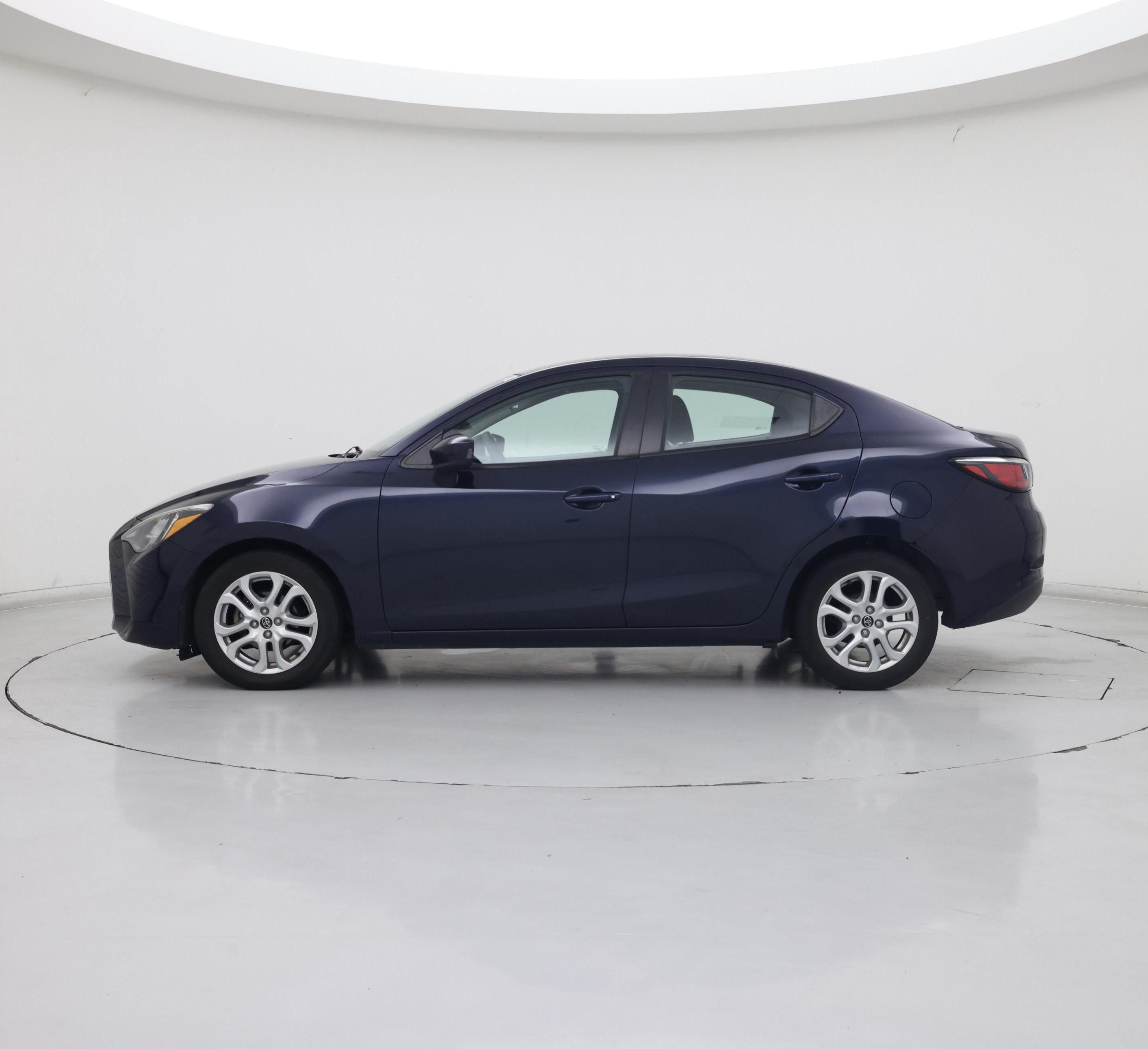 Thumbnail: 2017 Toyota Yaris iA - 3